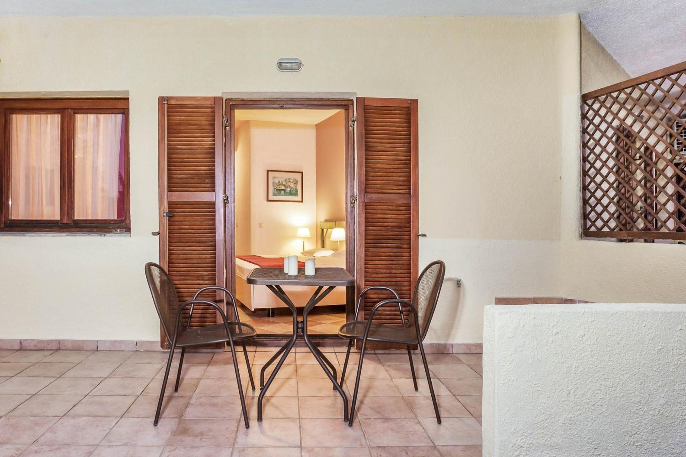 Comfort Family Room - Photo 5