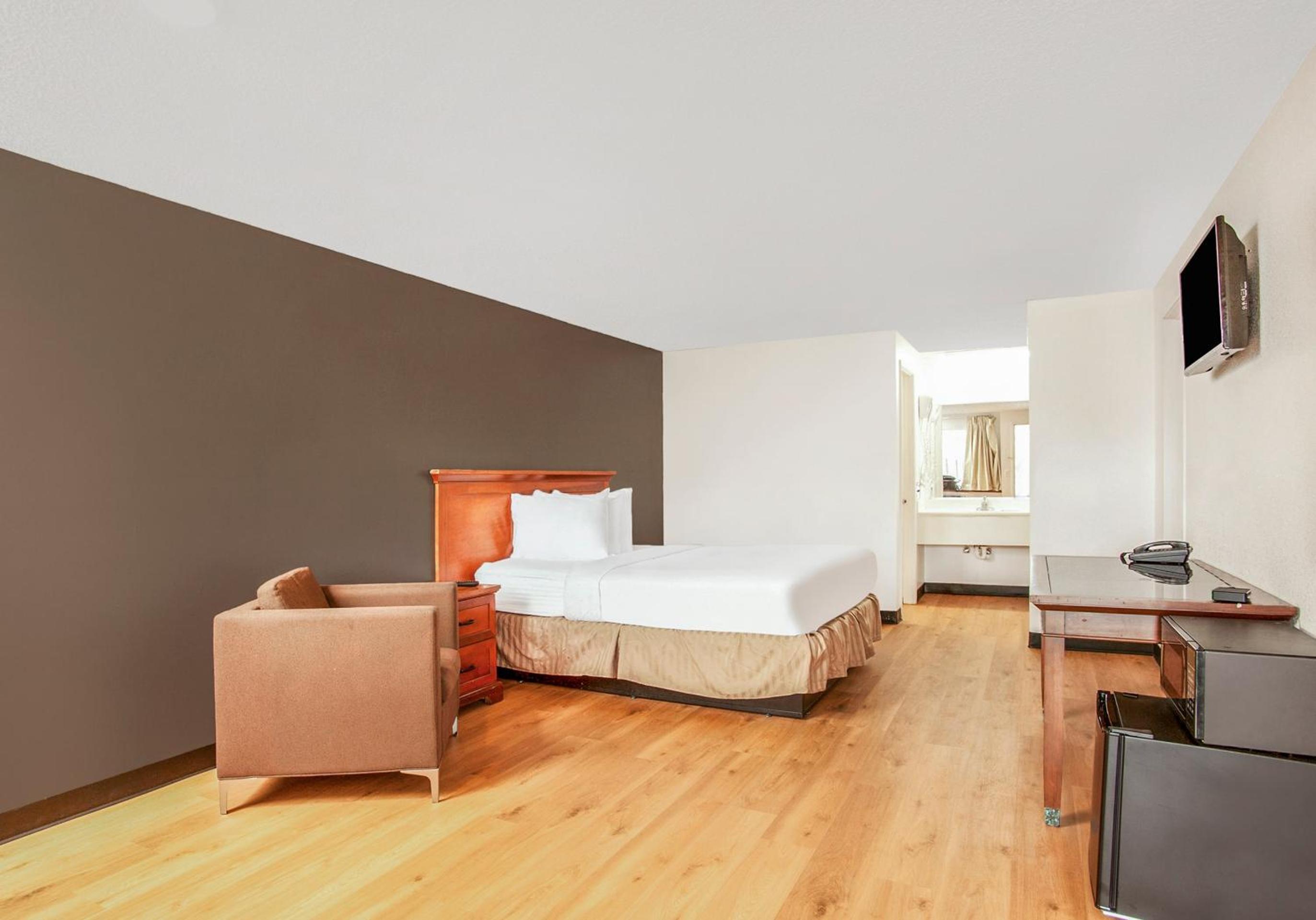 Queen Room With Two Queen Beds photo 1