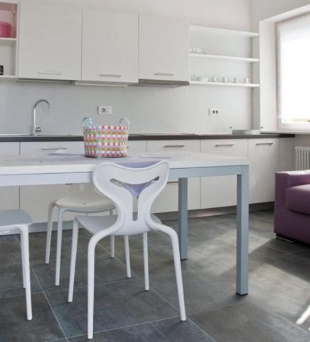 One-Bedroom Apartment with Balcony photo 1
