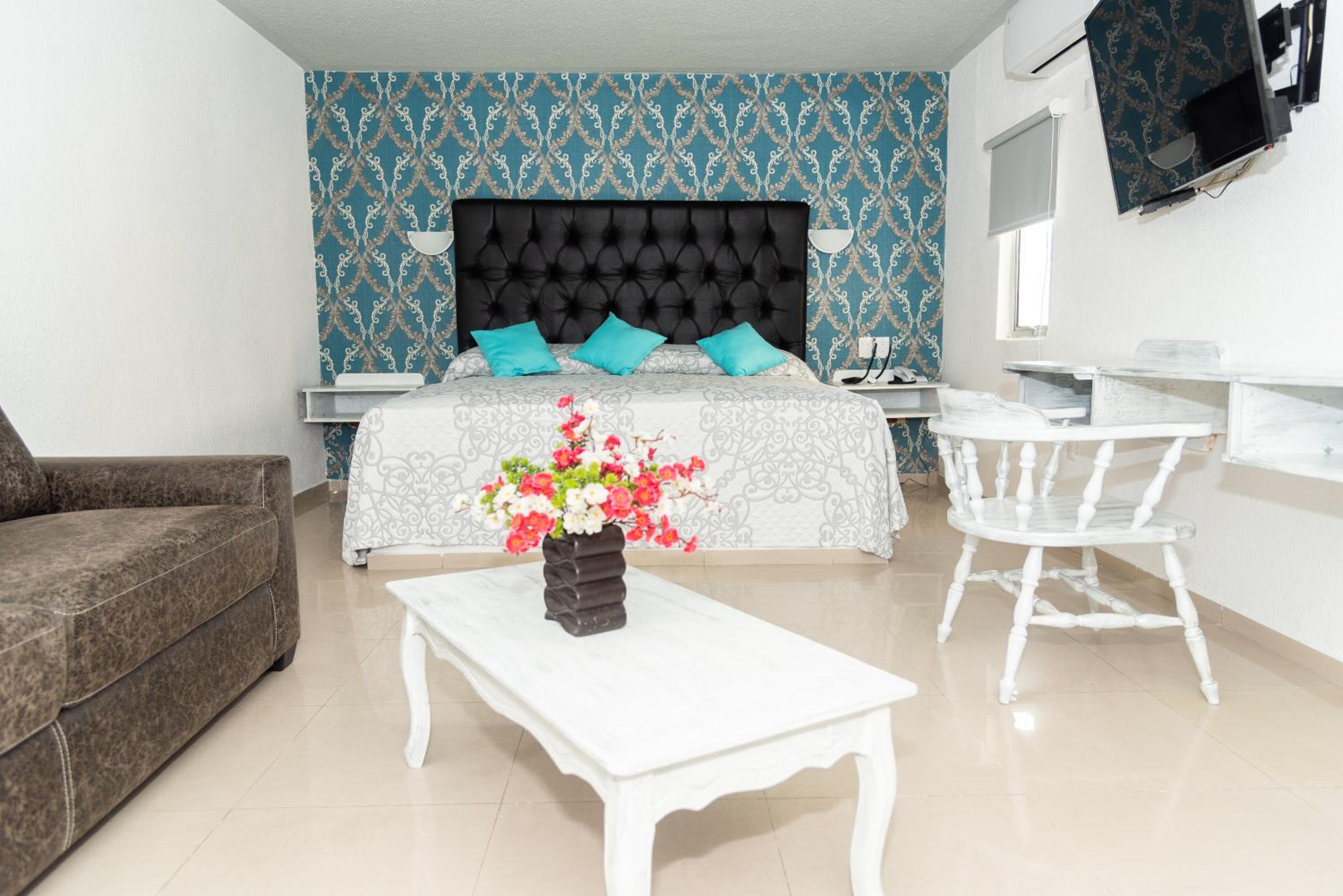 Deluxe King Room photo 1