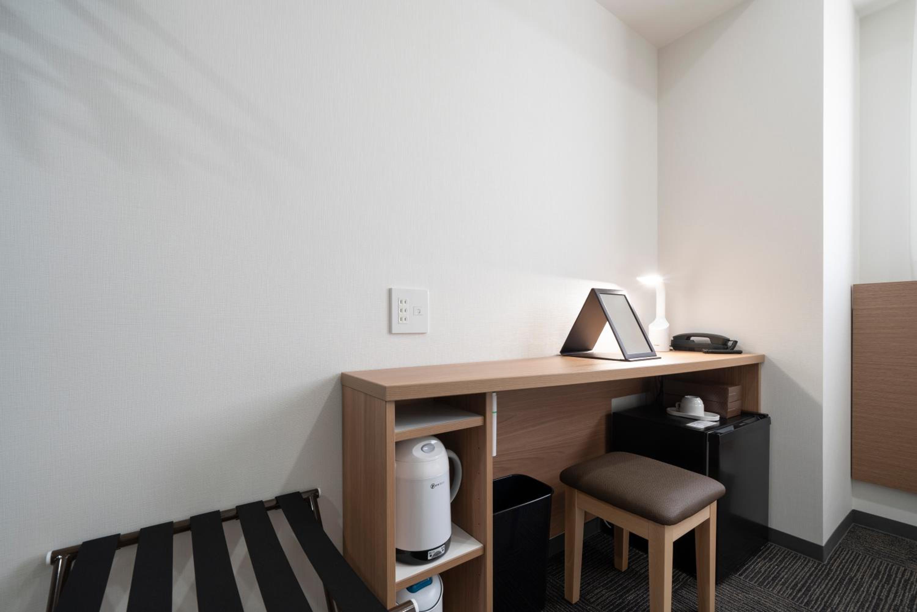 Single Room - Smoking photo 1