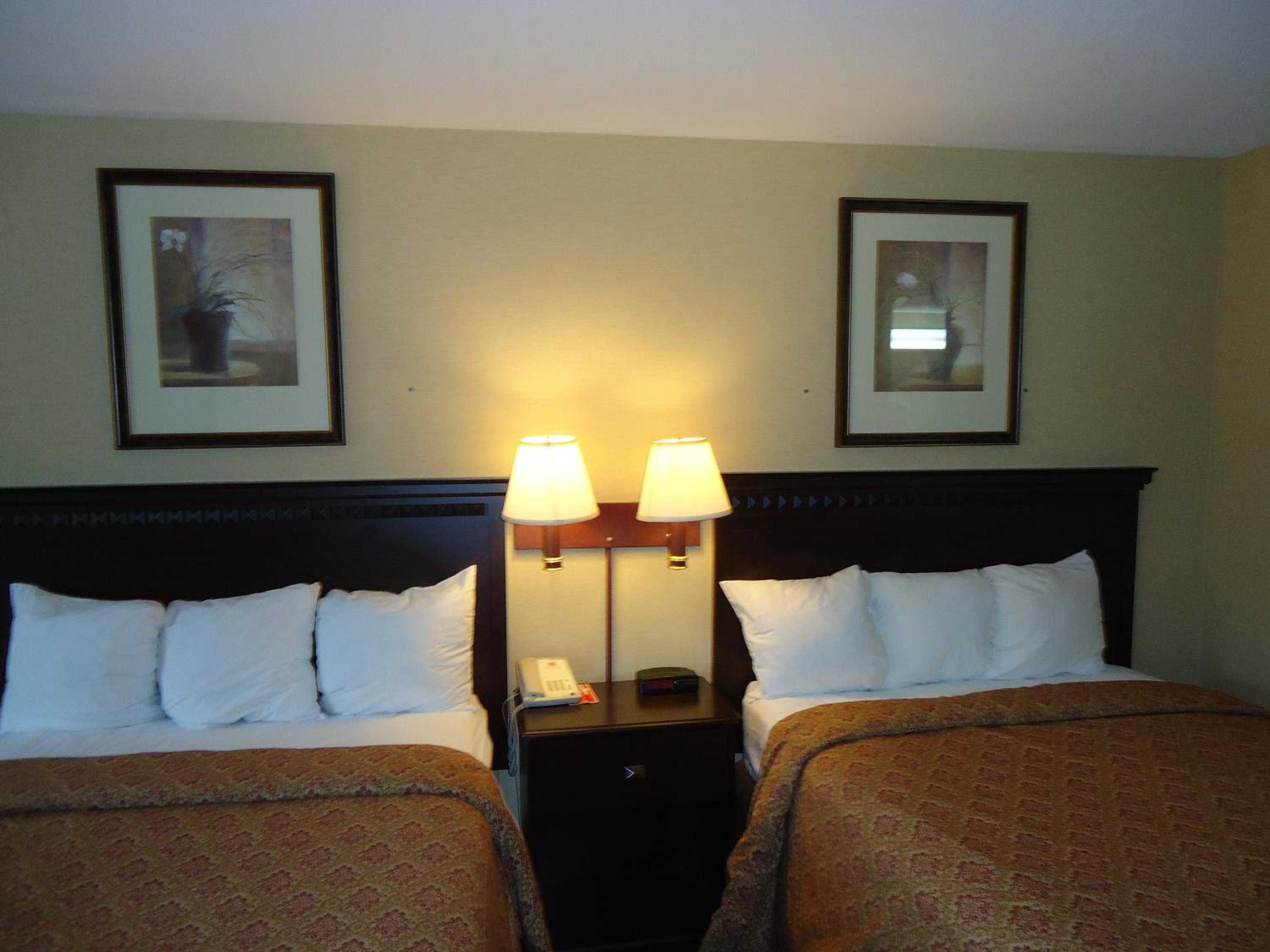 Double Room With Two Double Beds - Smoking photo 2