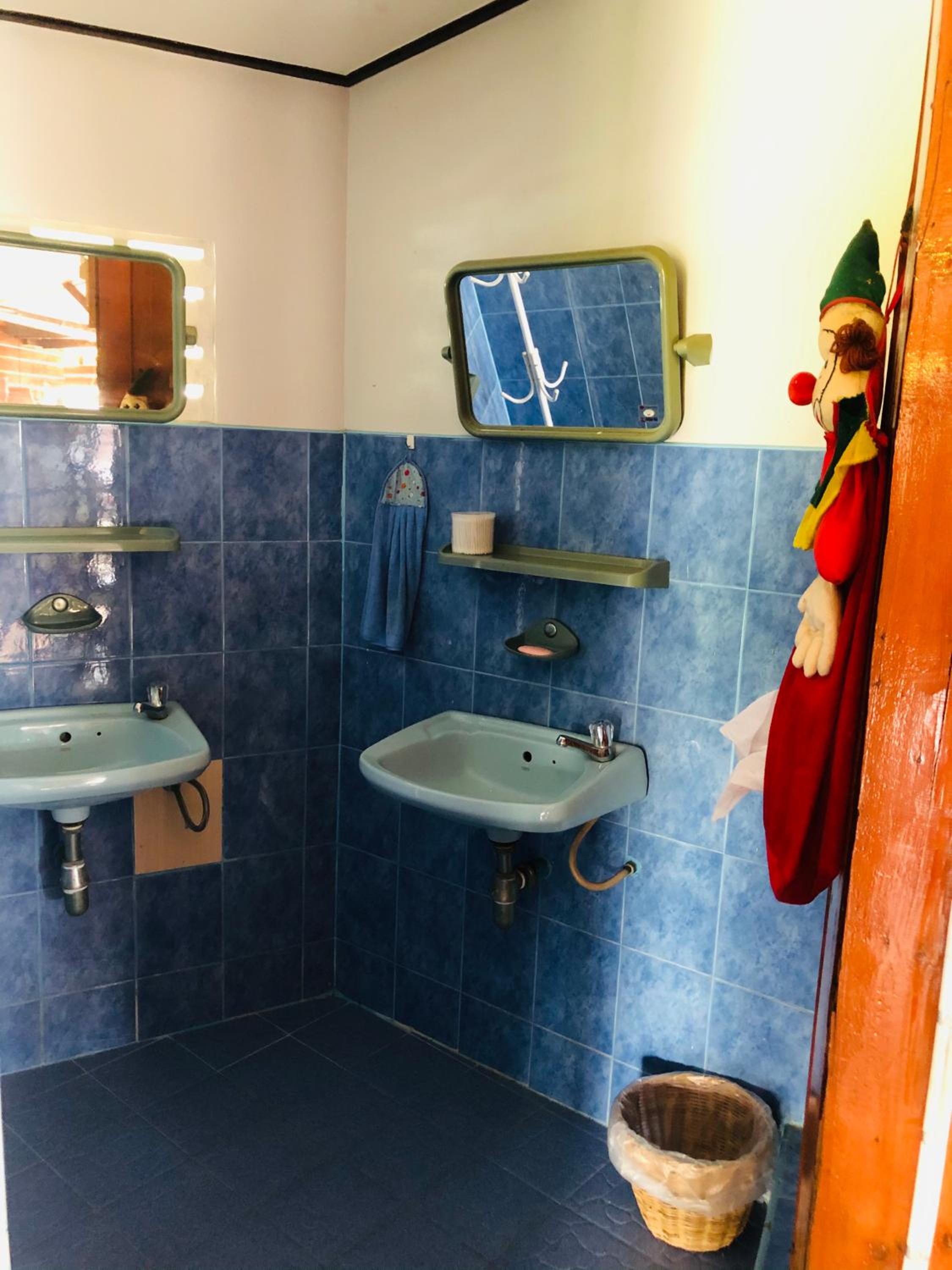 Single Room with Shared Bathroom photo 2