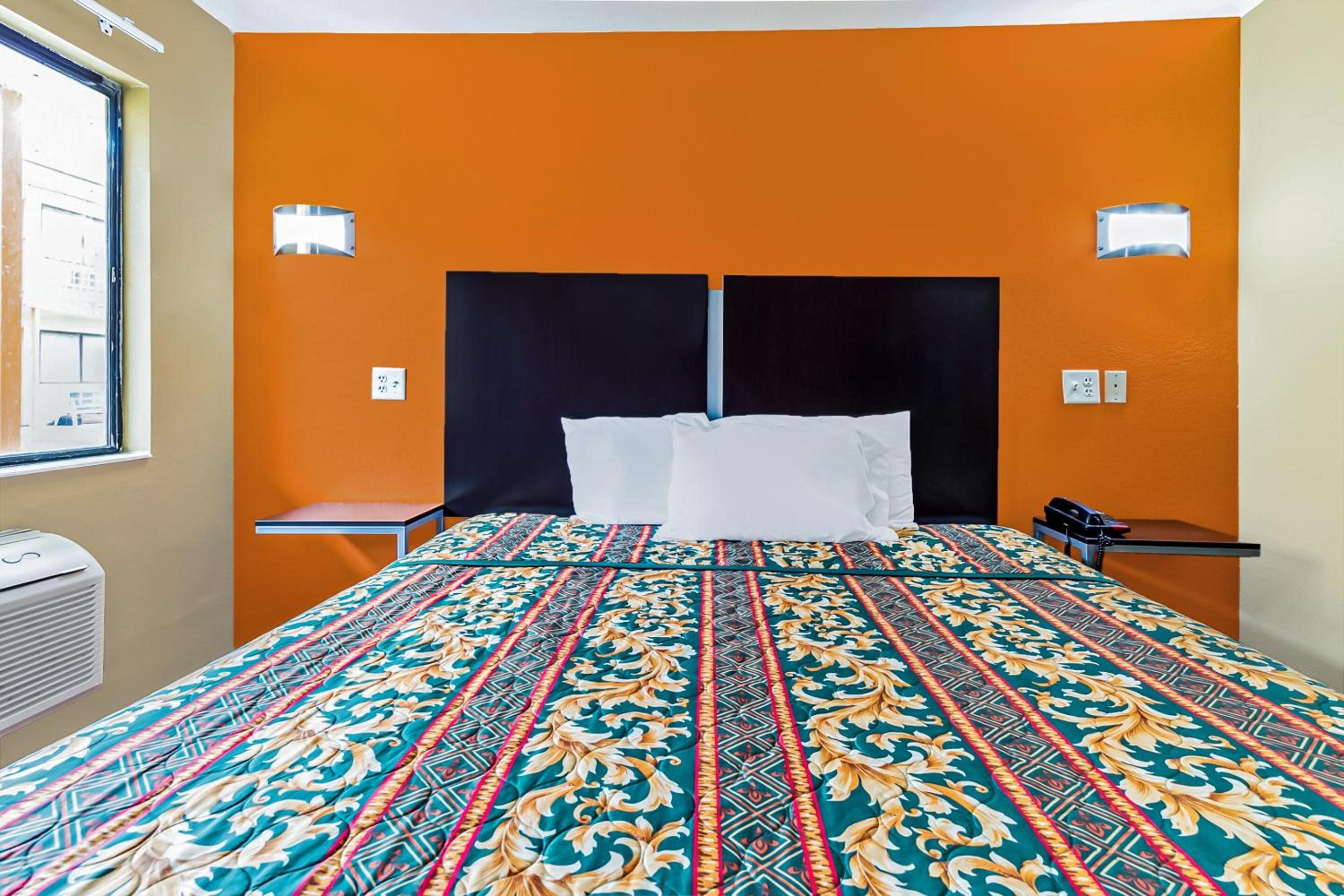 King Room - Disability Access photo 3