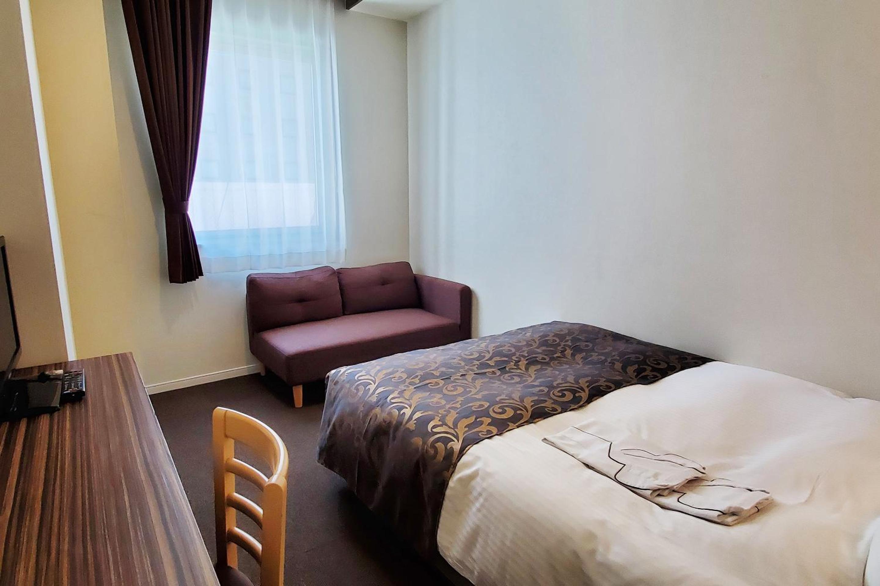 Double Room - Smoking photo 1