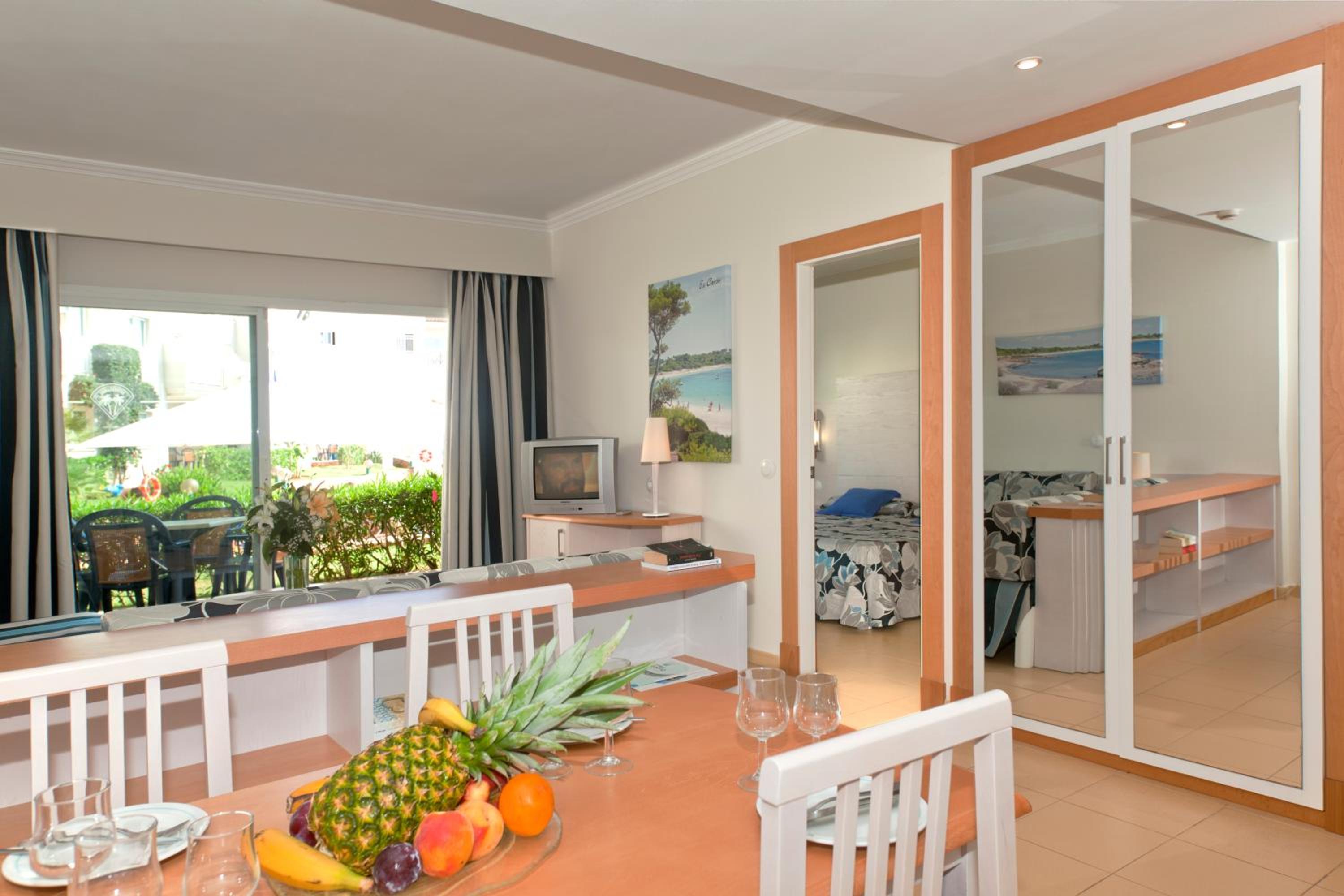 One-Bedroom Apartment With Balcony (2 Adults + 2 Children) - Photo 12