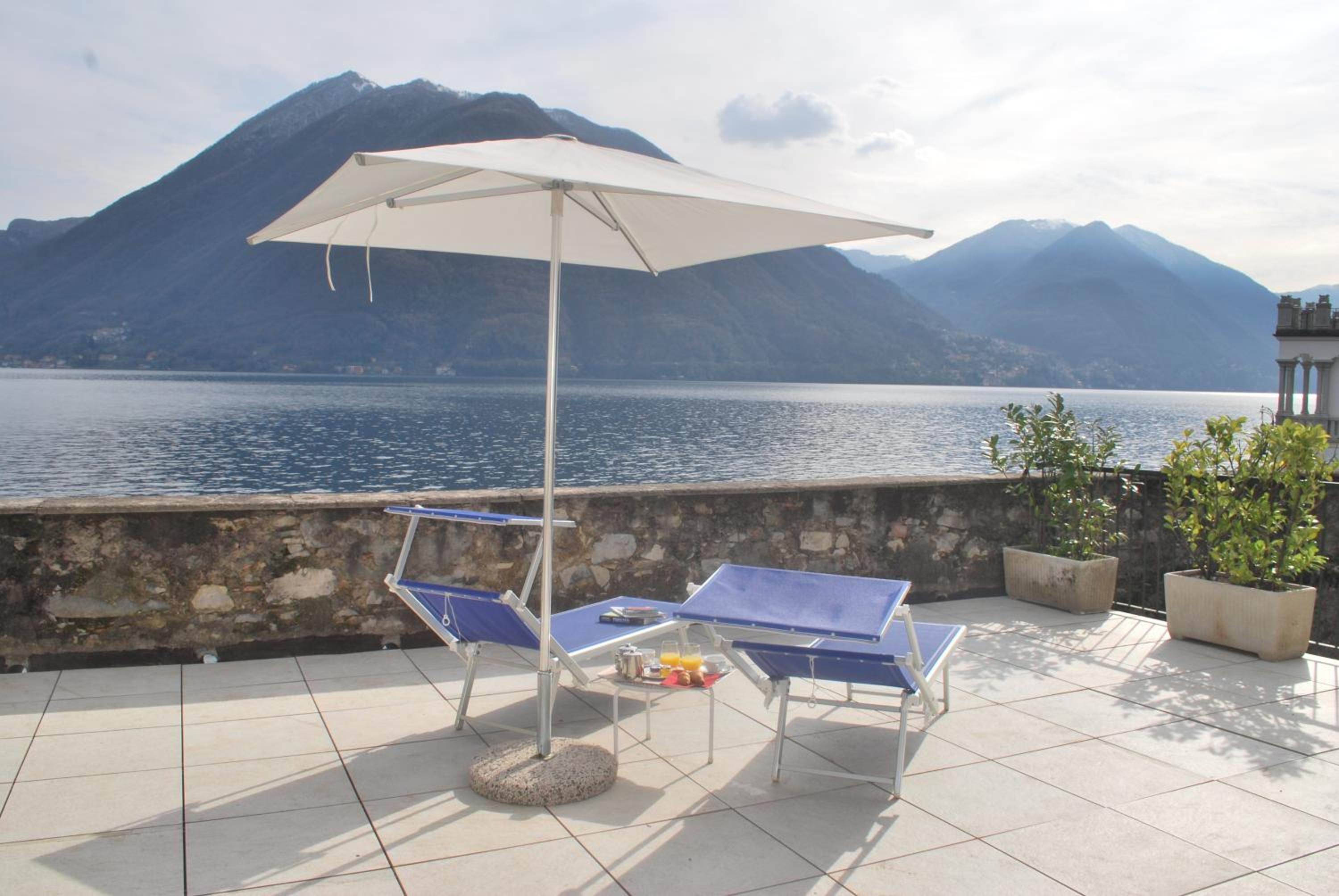 Junior Suite with Lake View - Photo 8