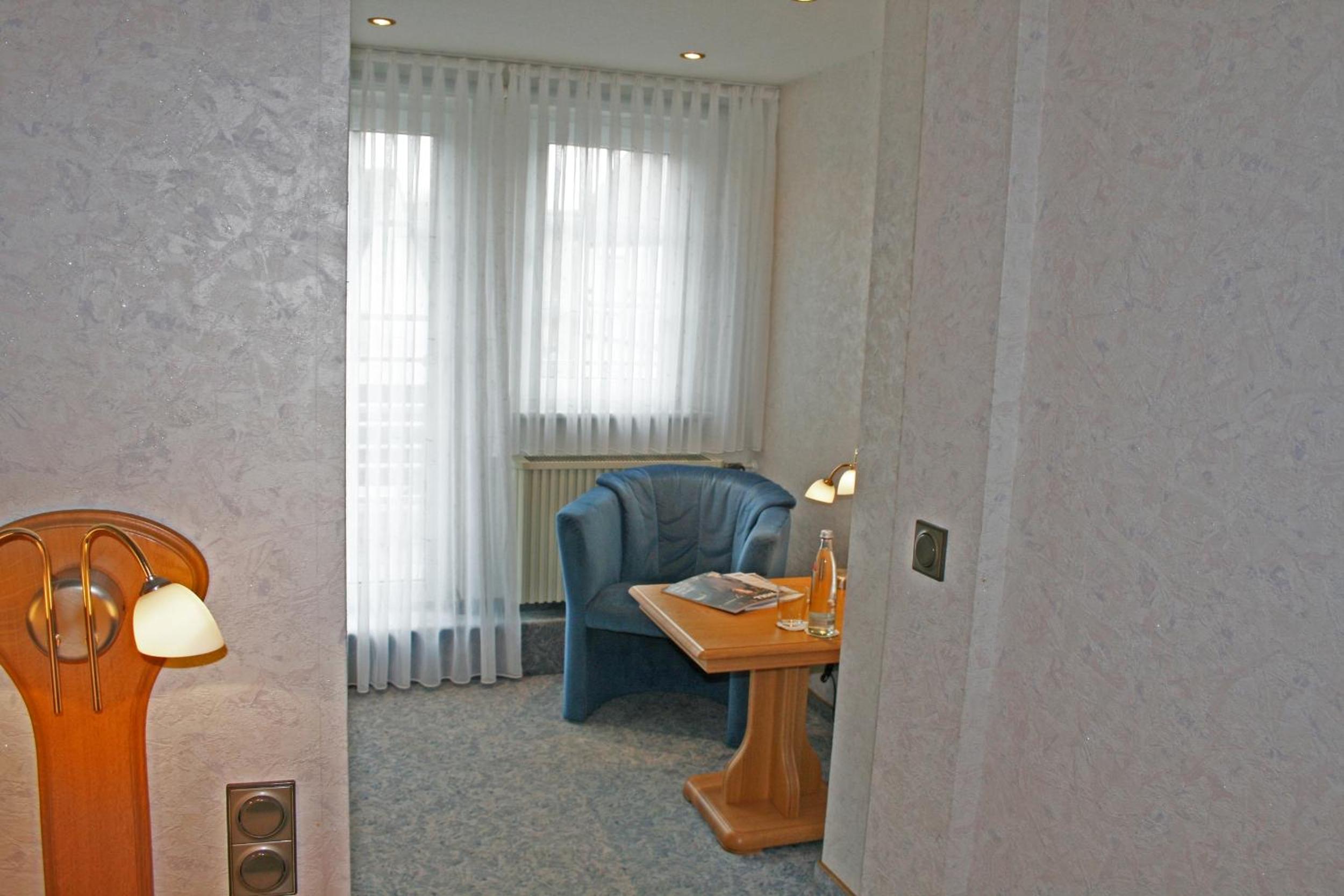 Small Single Room photo 3