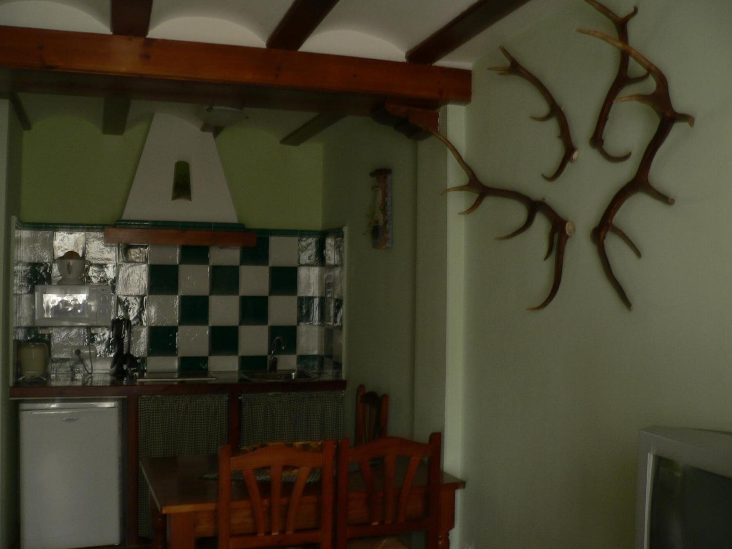 One-Bedroom Apartment - Photo 3
