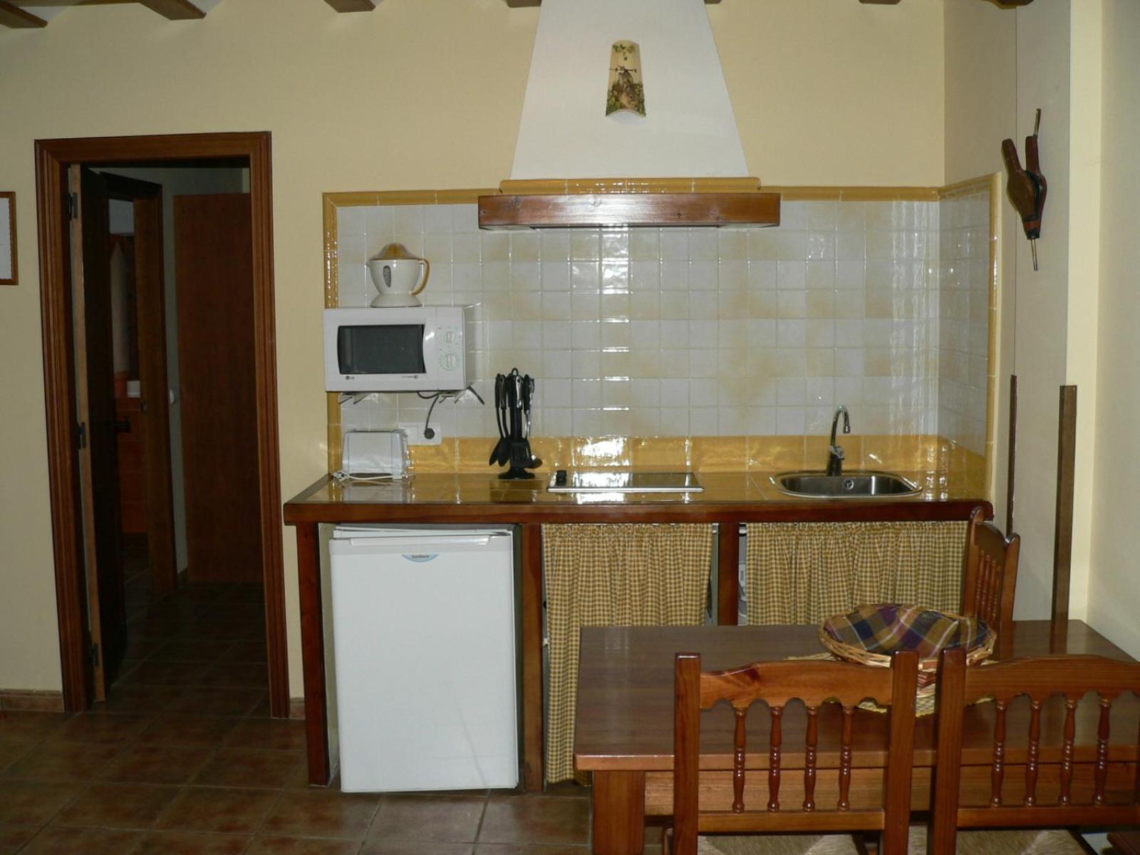 One-Bedroom Apartment - Photo 6