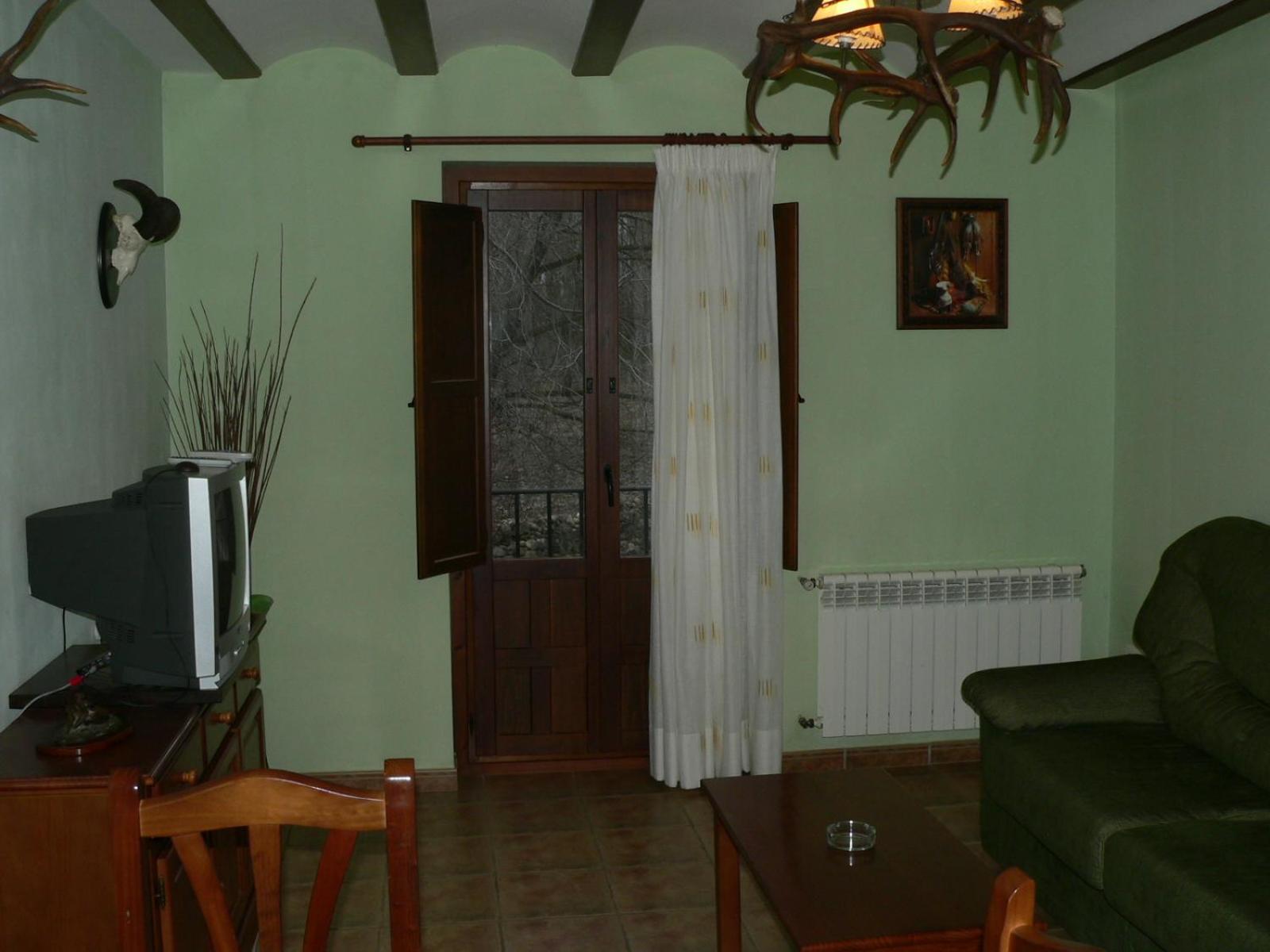 One-Bedroom Apartment - Photo 2