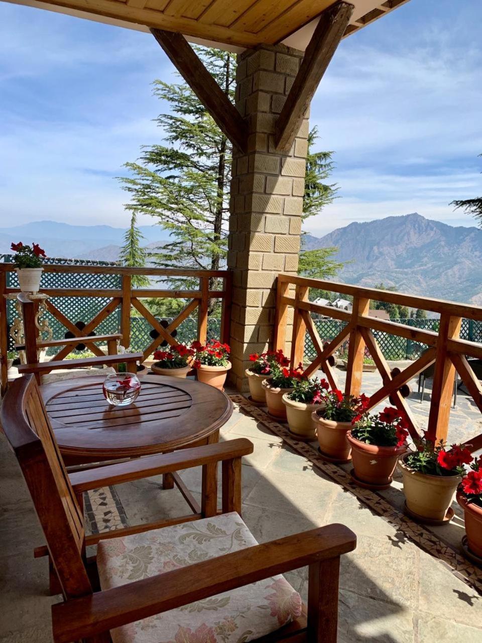 Luxury Room with View - Photo 12