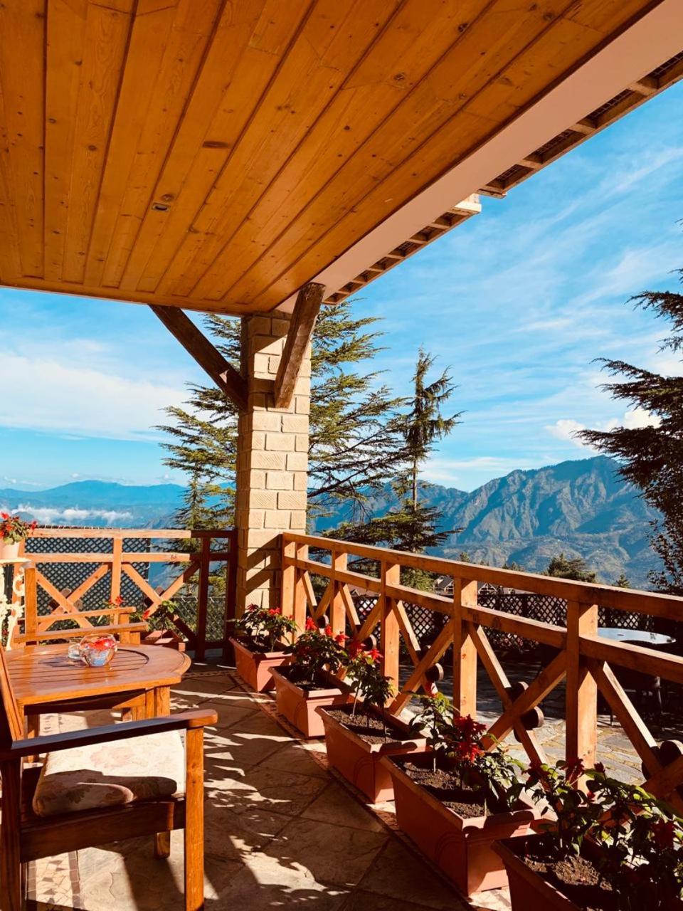 Luxury Room with View - Photo 11