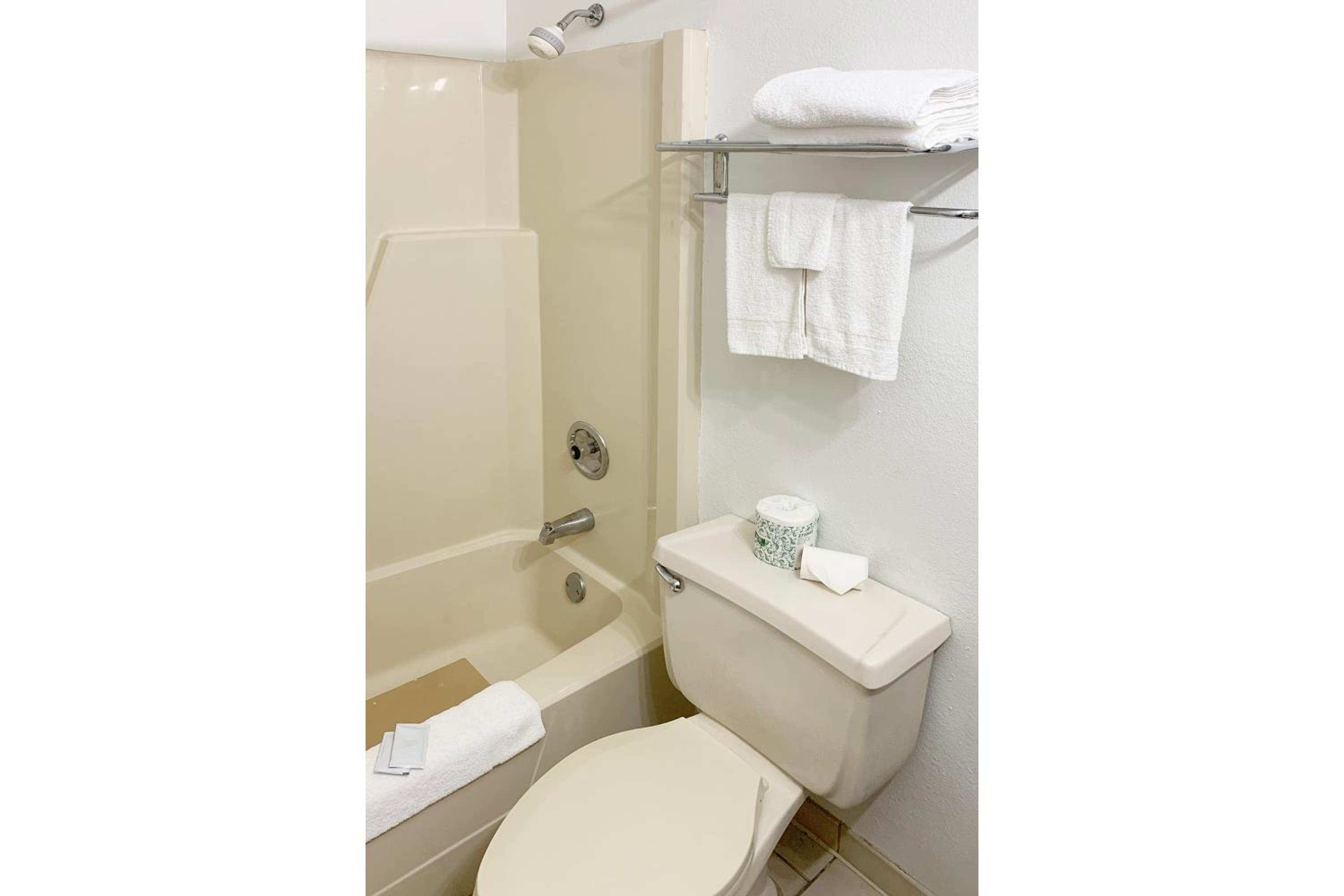 Deluxe King Room photo 3