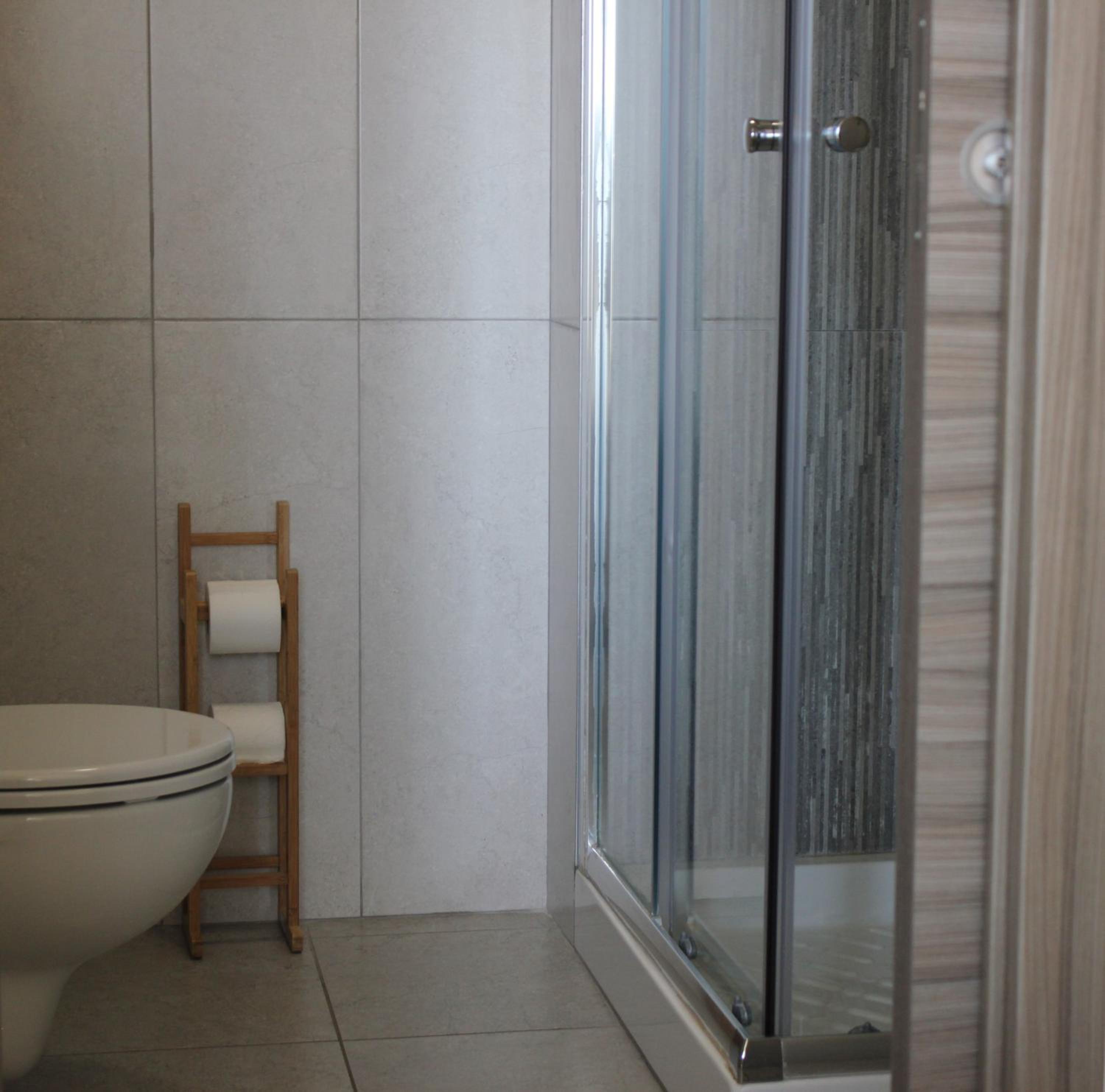 Deluxe Double Room with Balcony - Photo 7