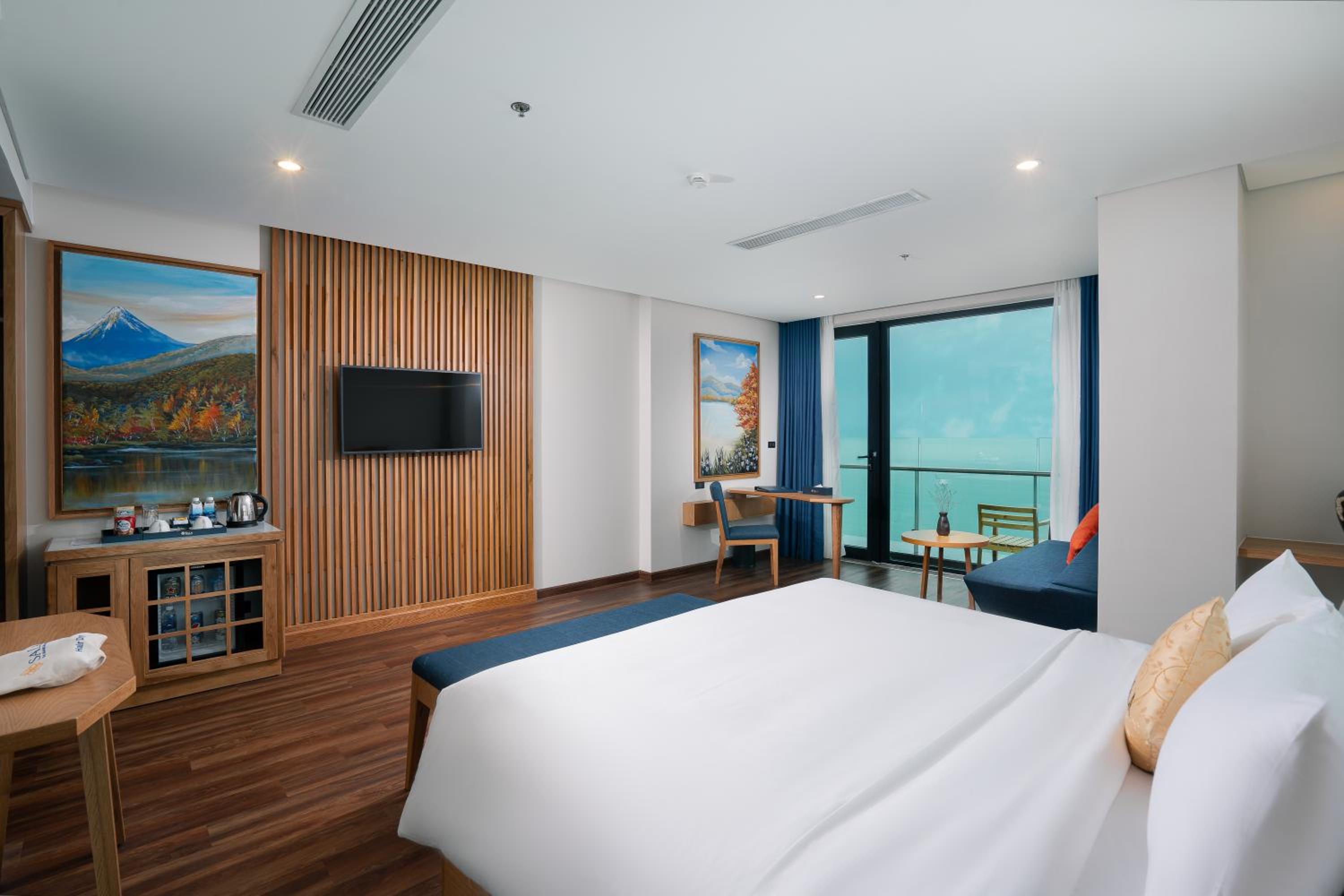Special Offer - Junior Suite with Balcony and Partial Sea View - Photo 1