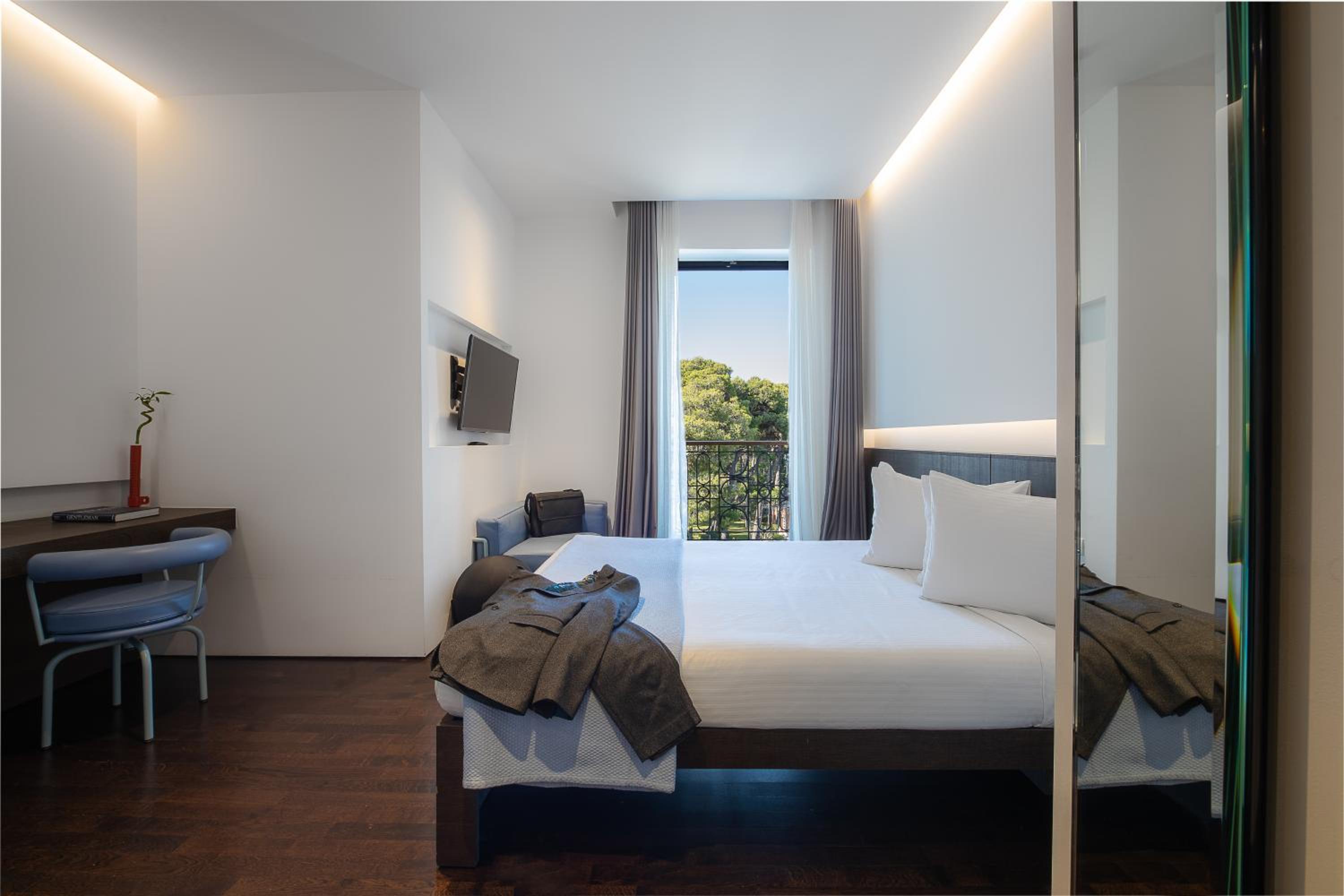 Executive Suite