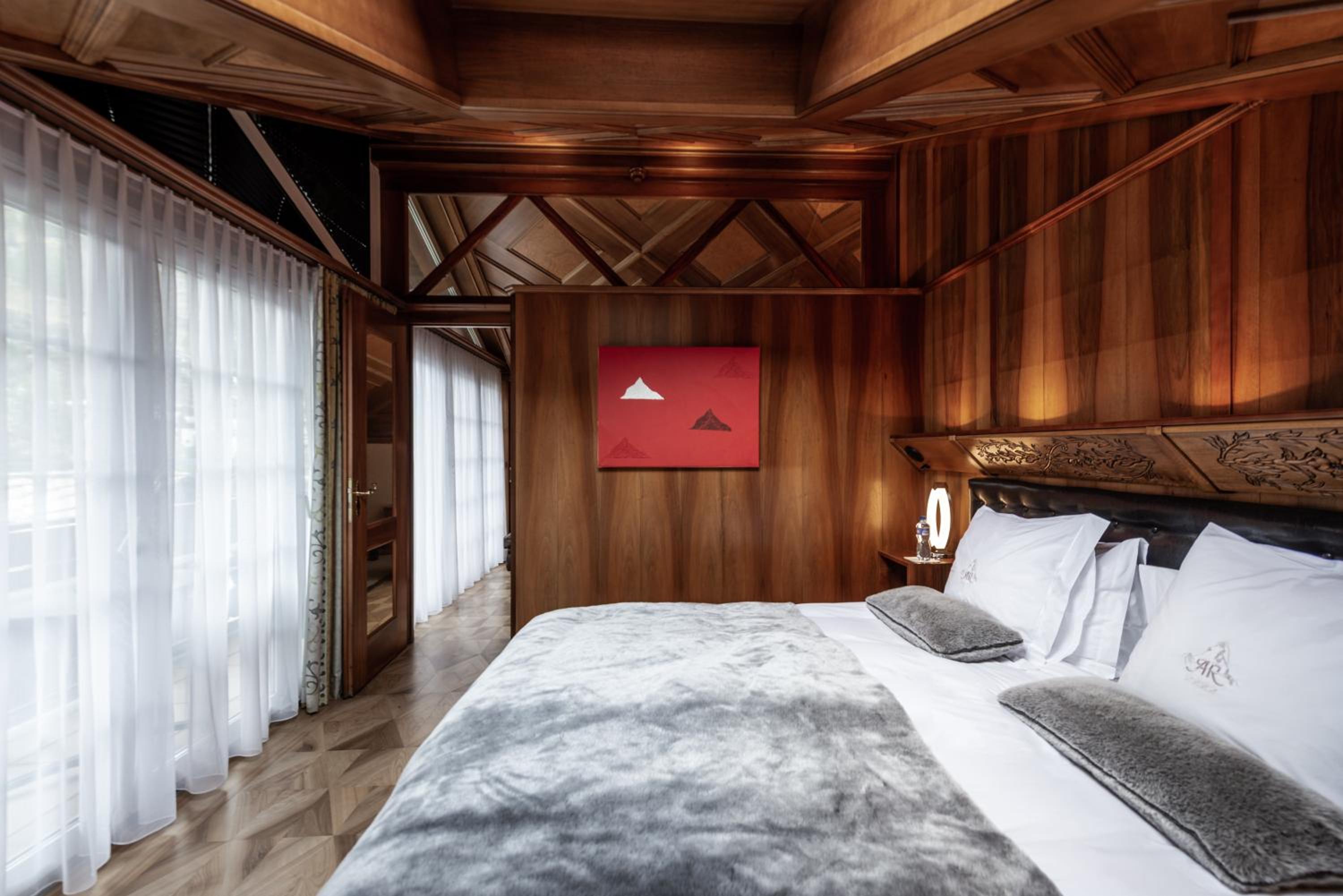 Attic Suite with Matterhorn View