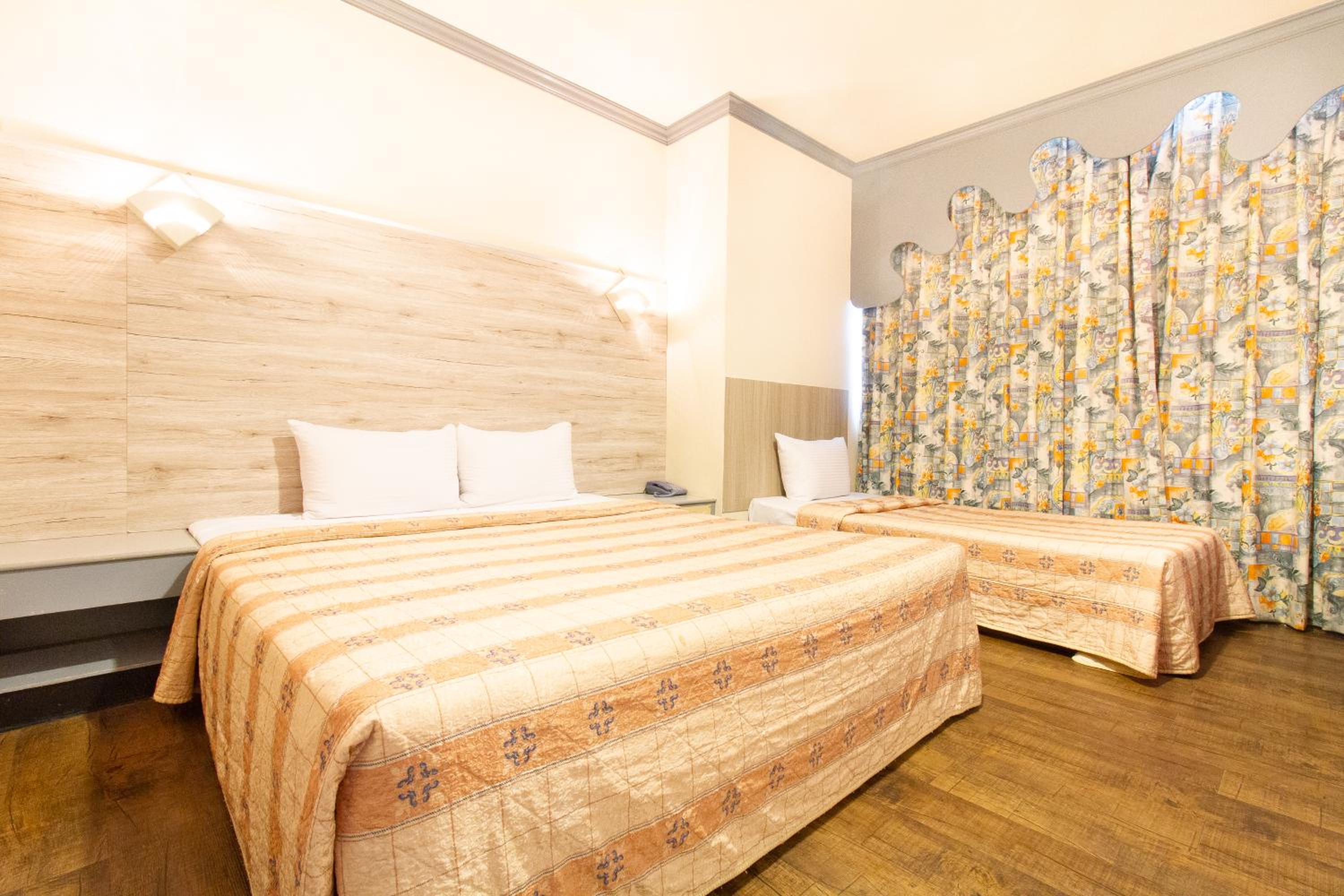 Standard Triple Room - Photo 2