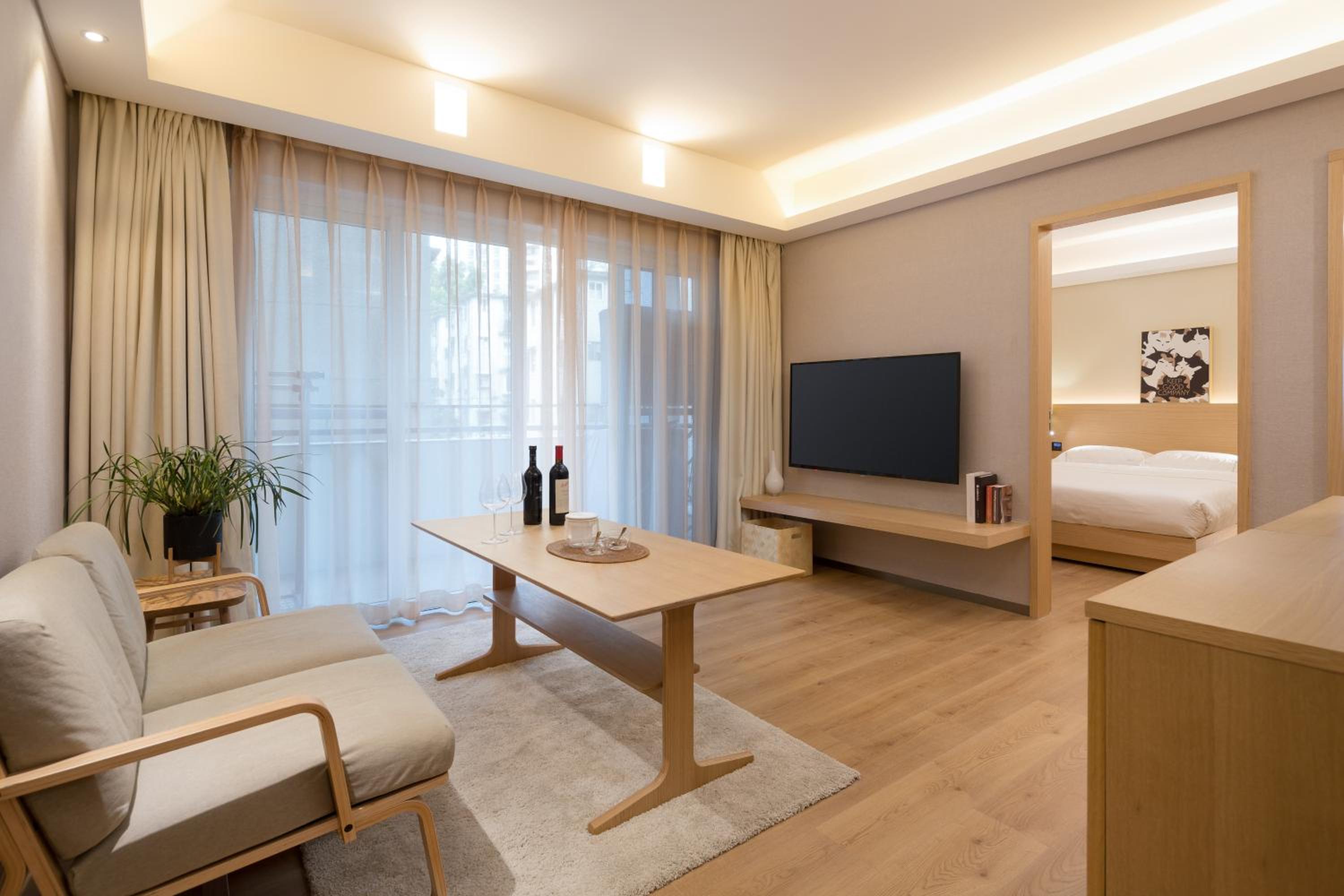 One-Bedroom Apartment - Tower A photo 1