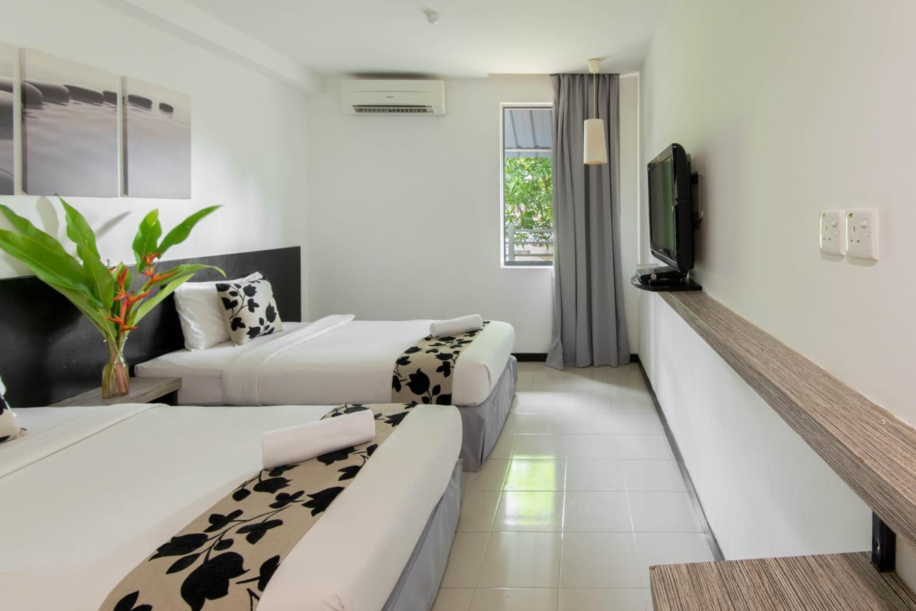 Standard Twin Room photo 2