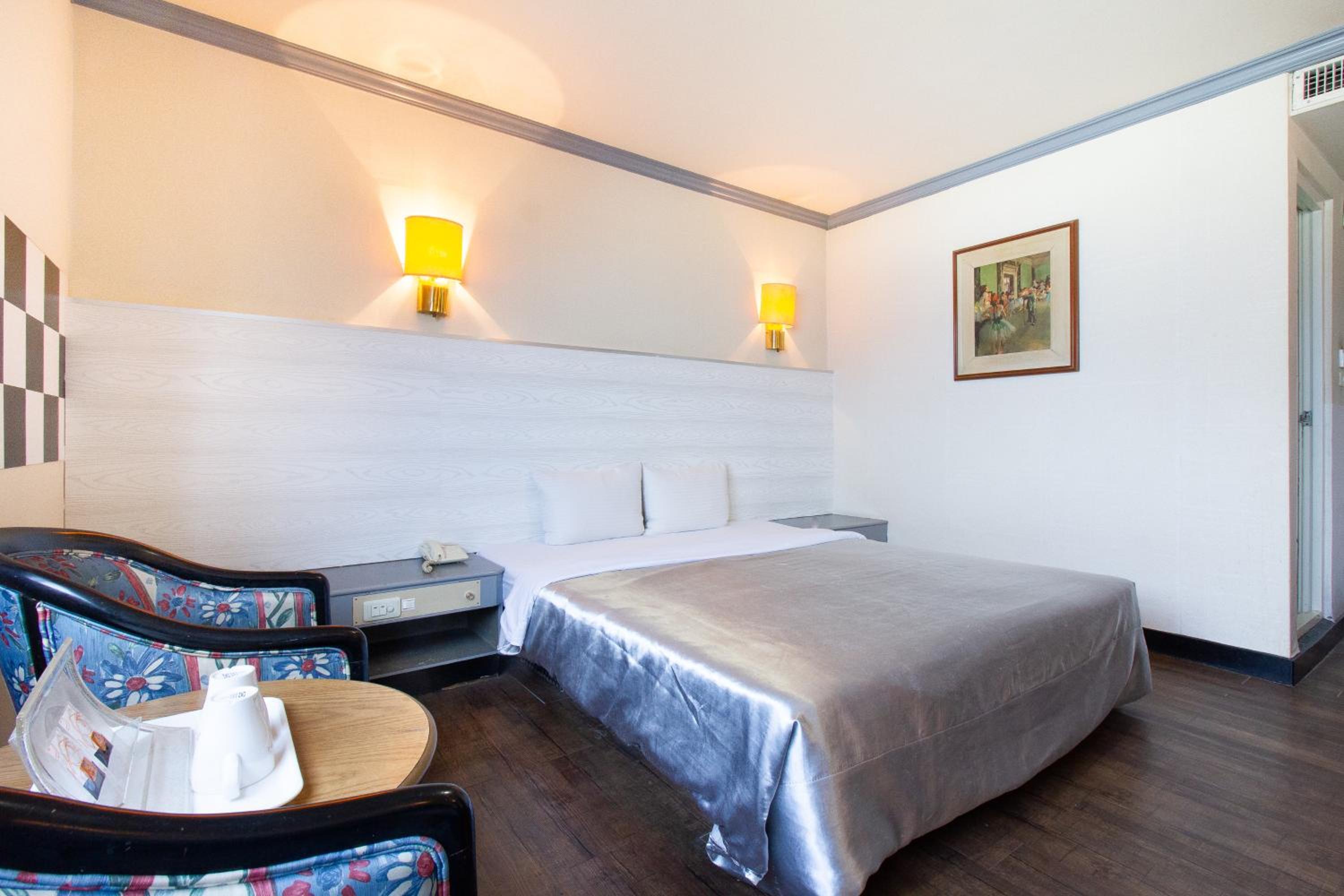 Economy Double Room - Photo 2