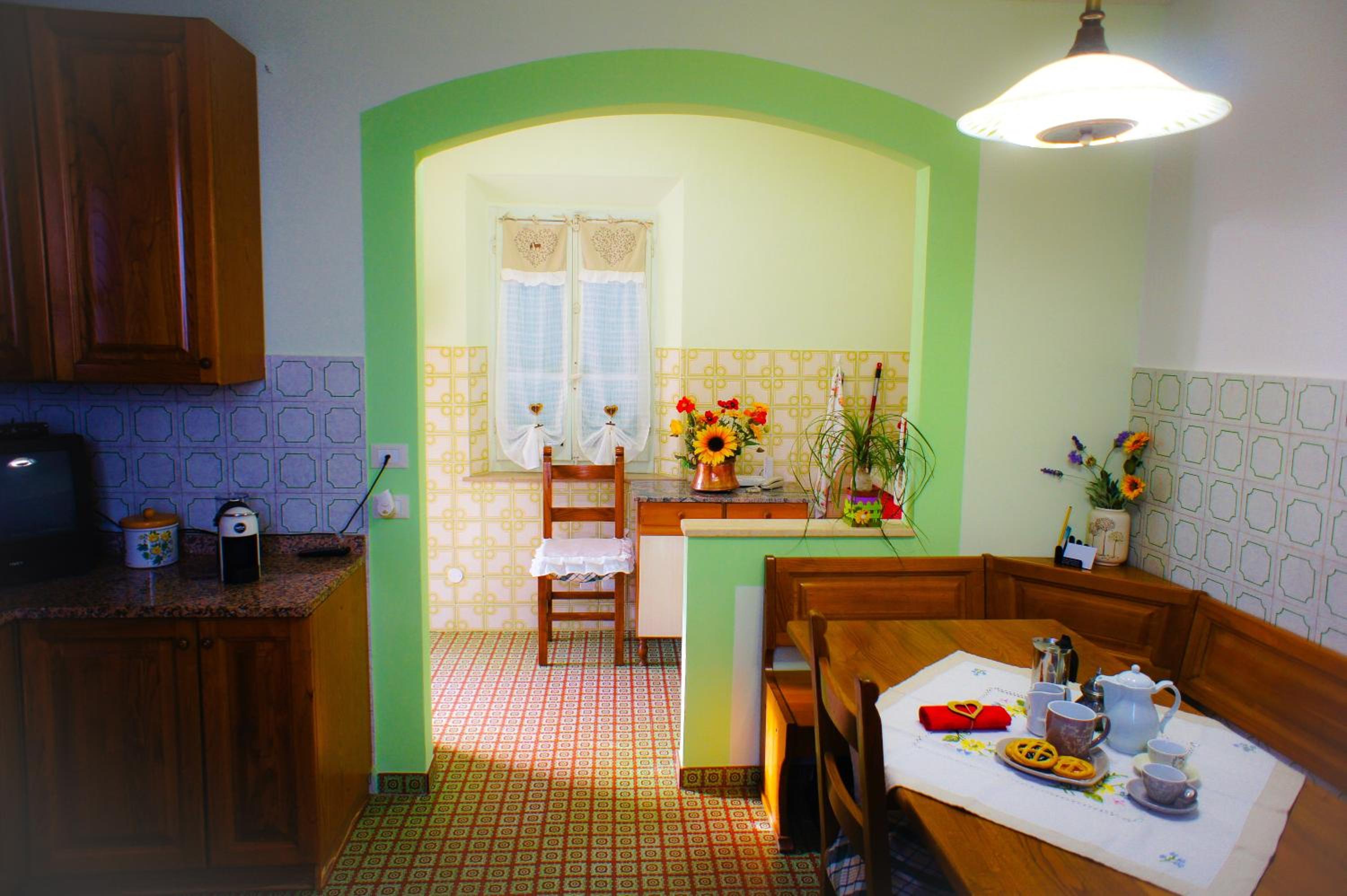 Deluxe Double Room (2 Adults + 1 Child) - Photo 2