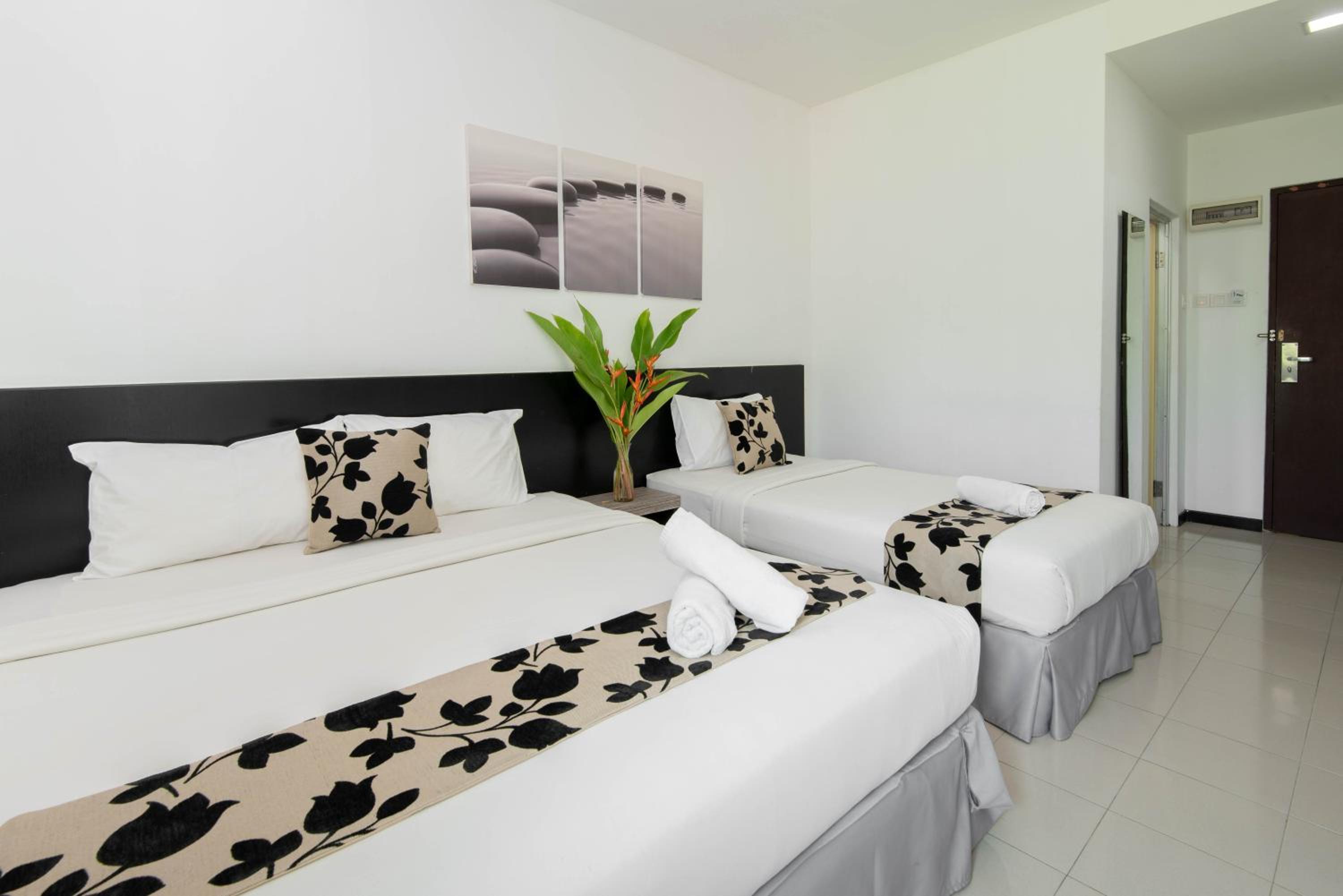 Superior Triple Room photo 2