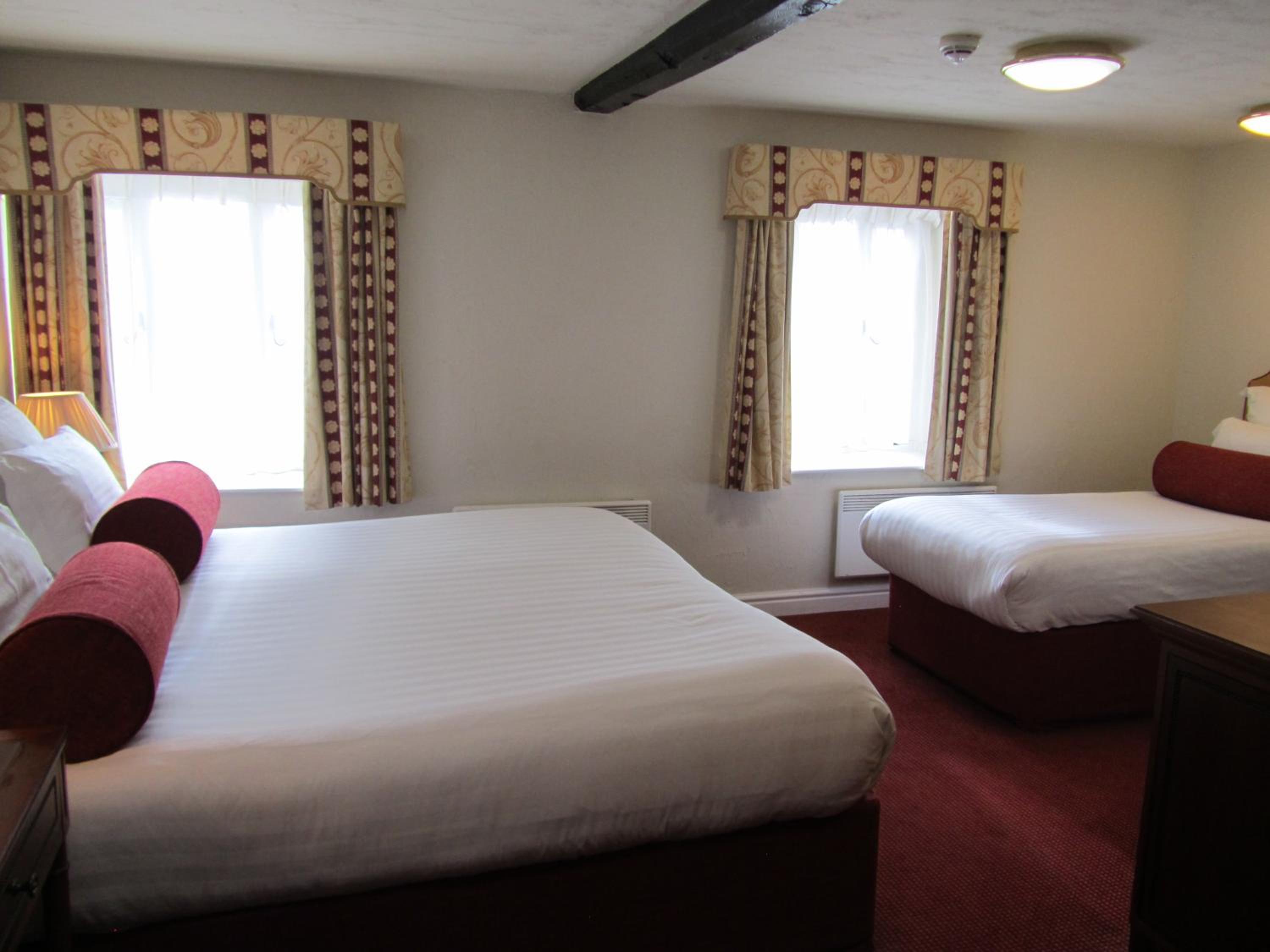 Family Room with Double and Single Beds - Non-Smoking - Photo 4