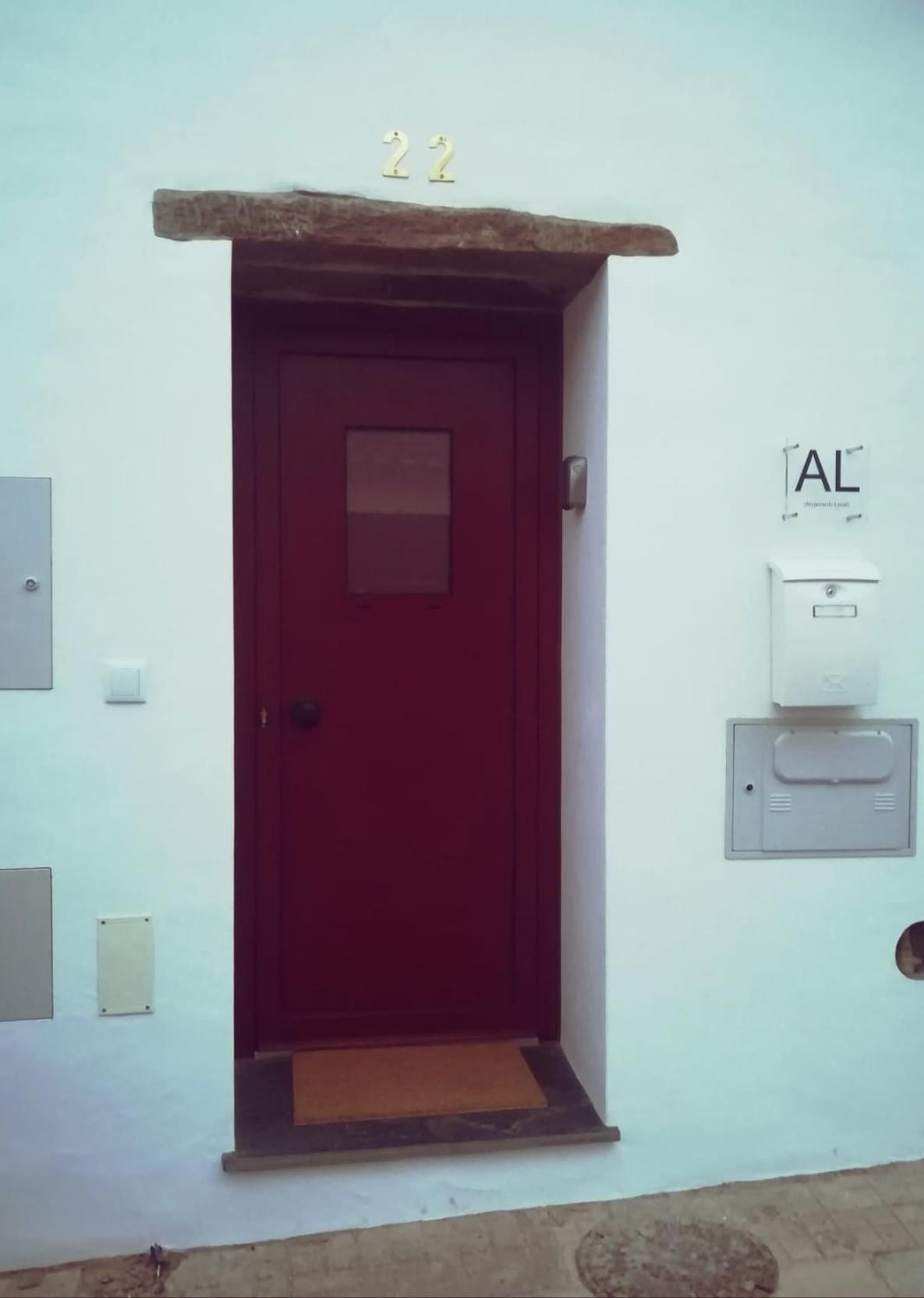 Two-Bedroom House - Photo 3