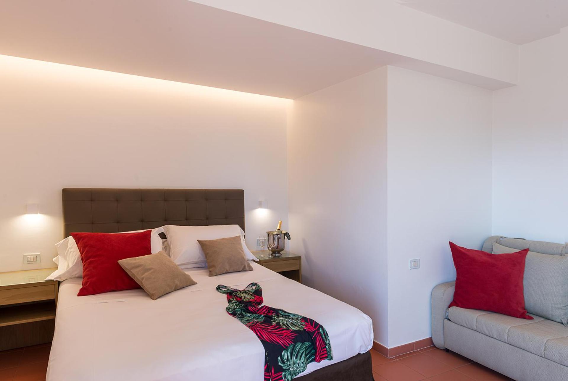 Deluxe Triple Room - Photo 1