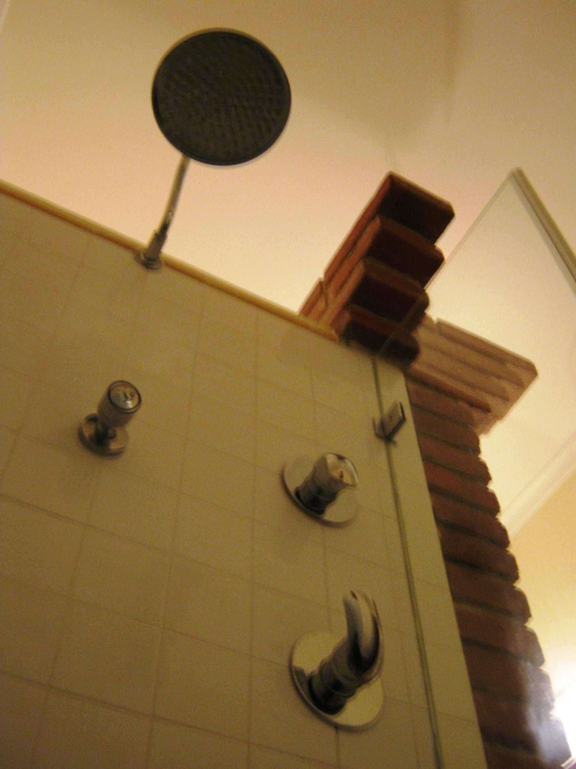 One-Bedroom Apartment - Photo 5