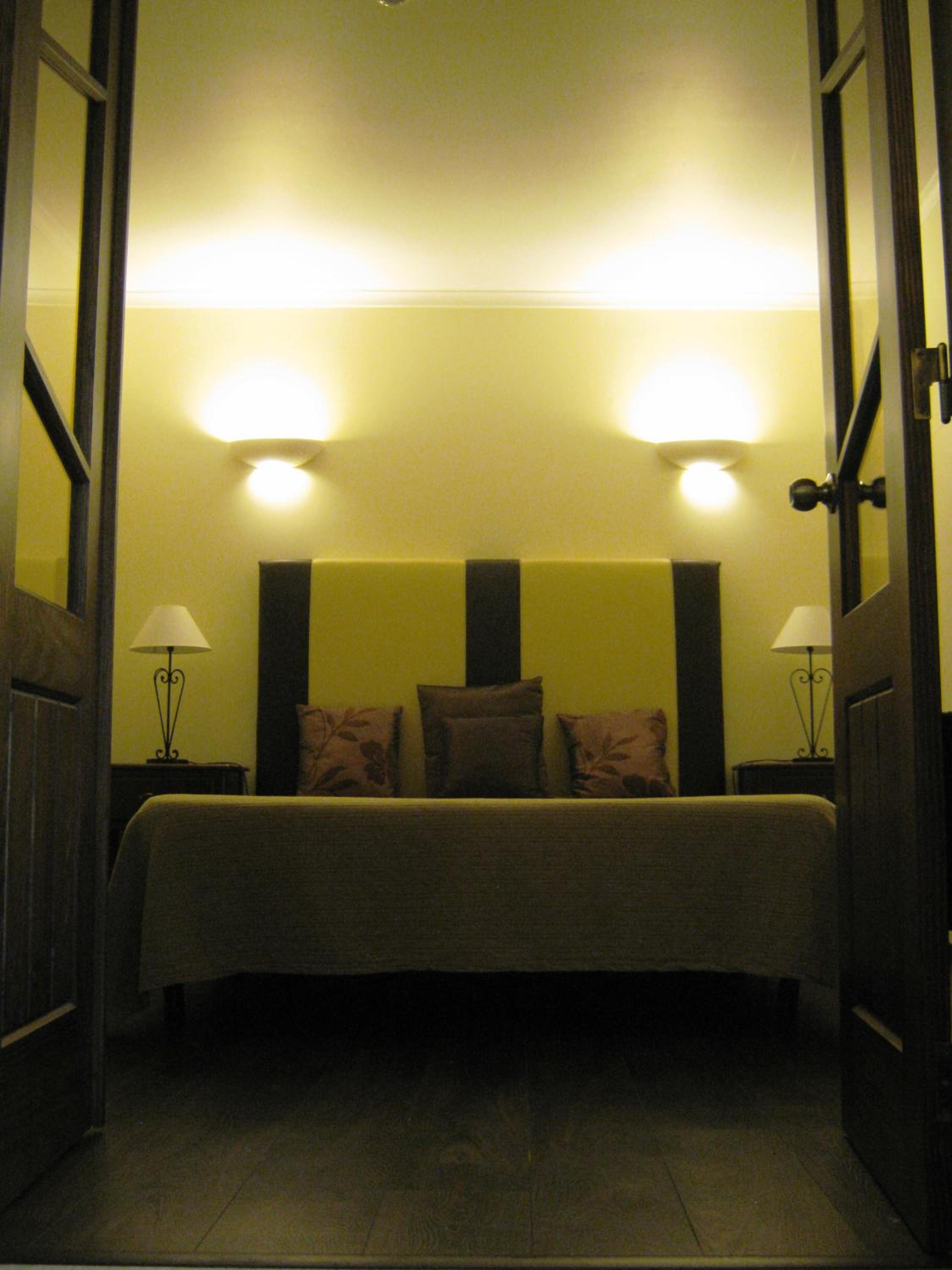 One-Bedroom Apartment - Photo 3