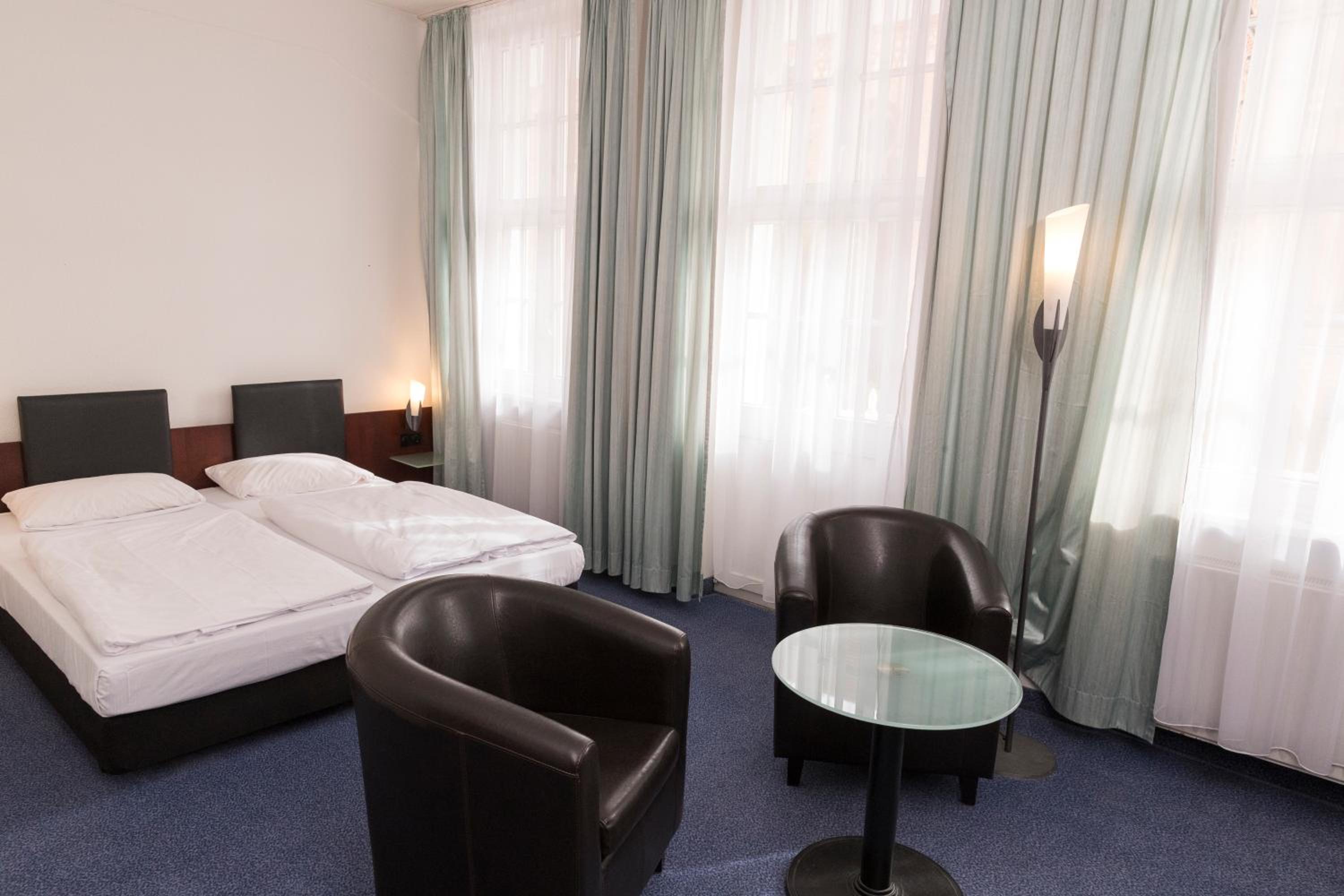 Superior Double or Twin Room photo 3