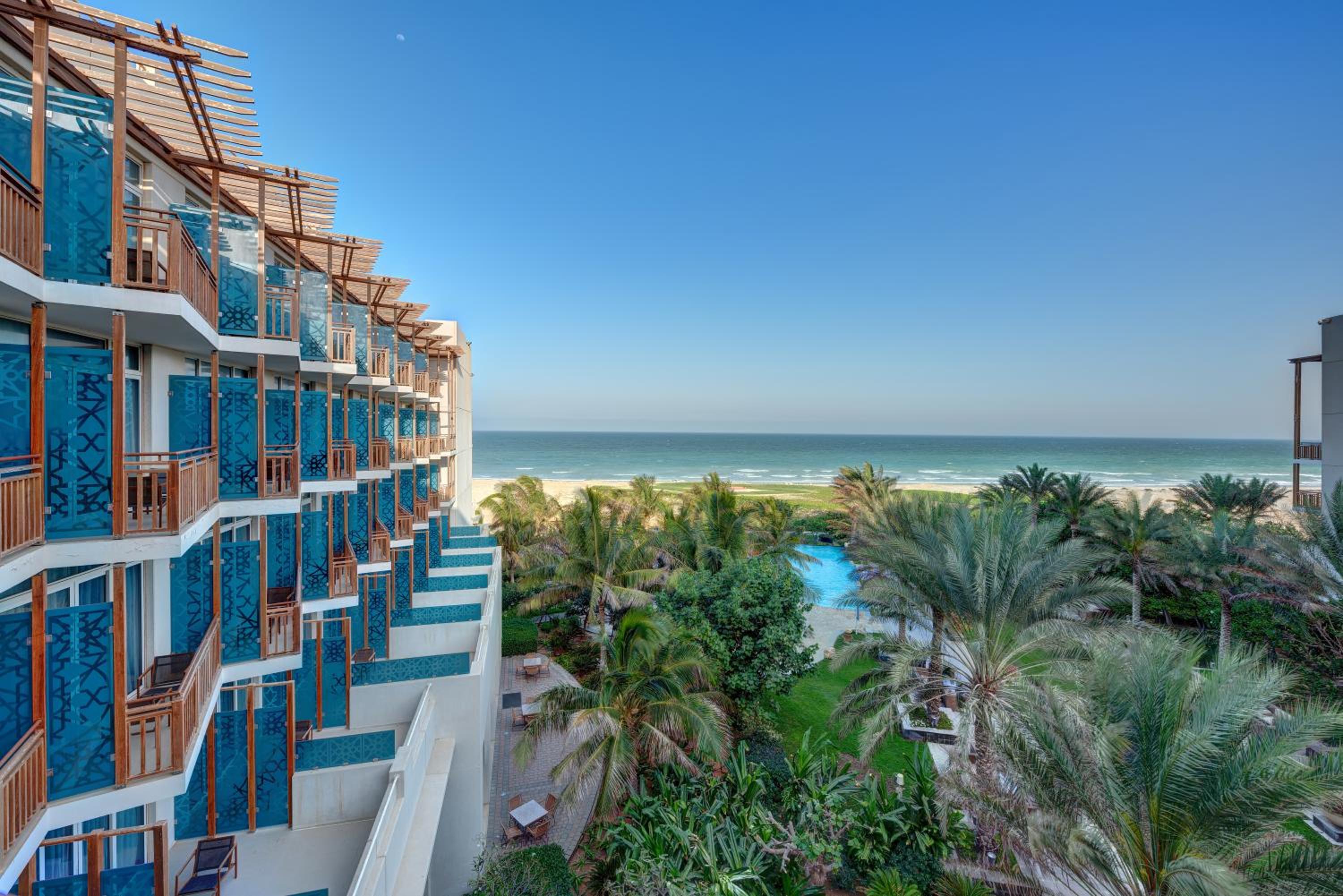Standard Twin Room with Balcony and Pool View - Photo 5