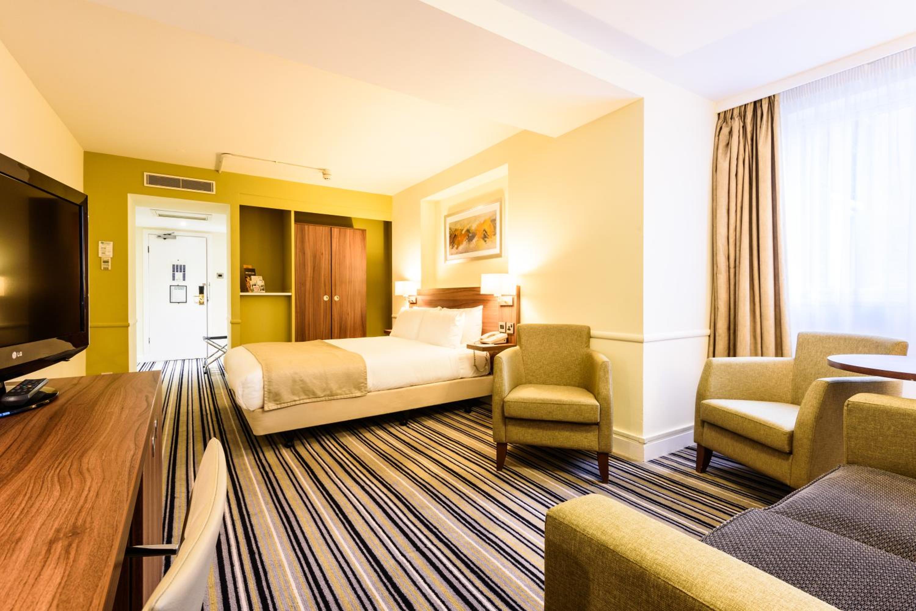 Premium Double Room with sofa bed - Photo 1