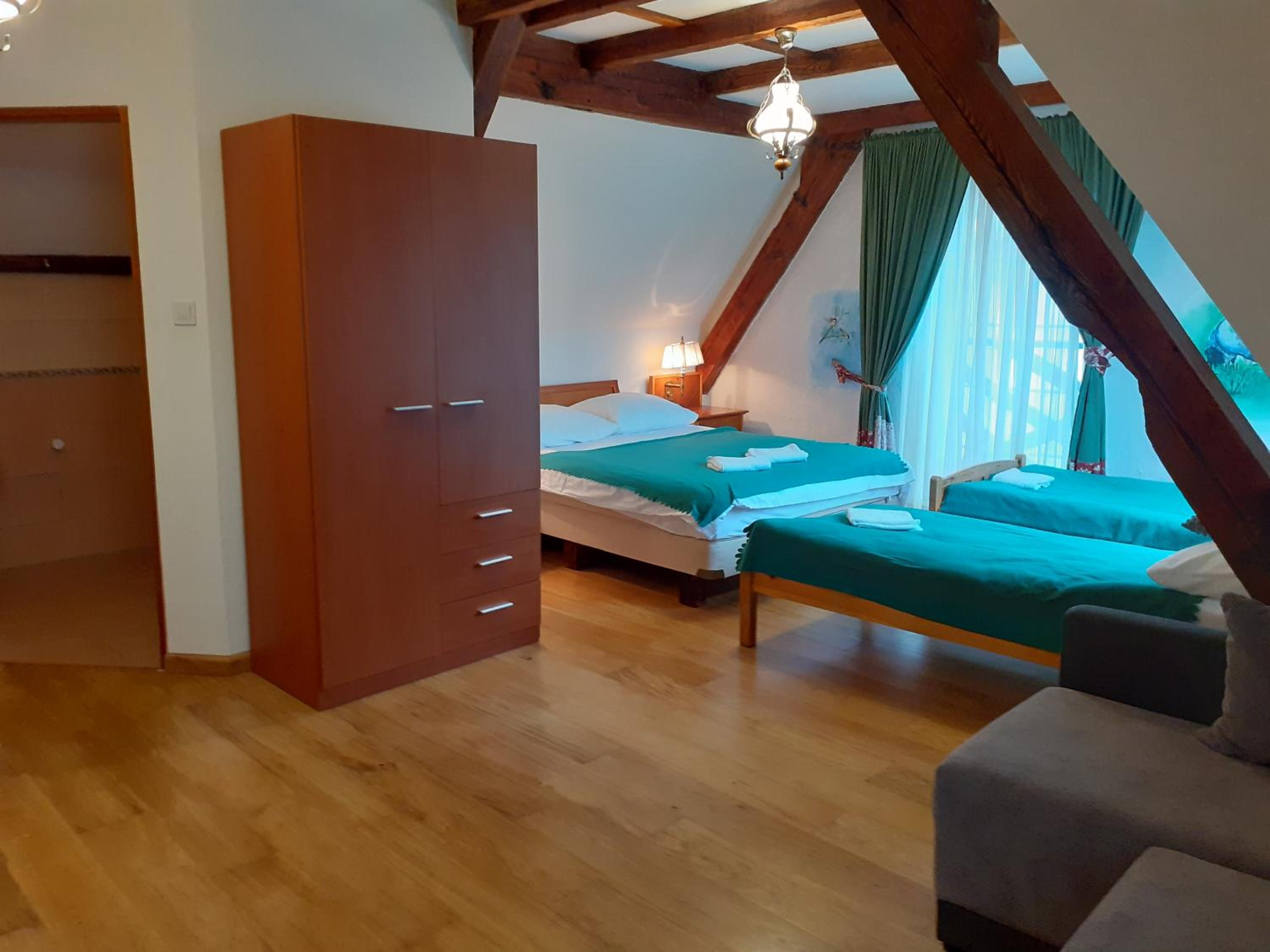 Standard Family Room - Photo 15