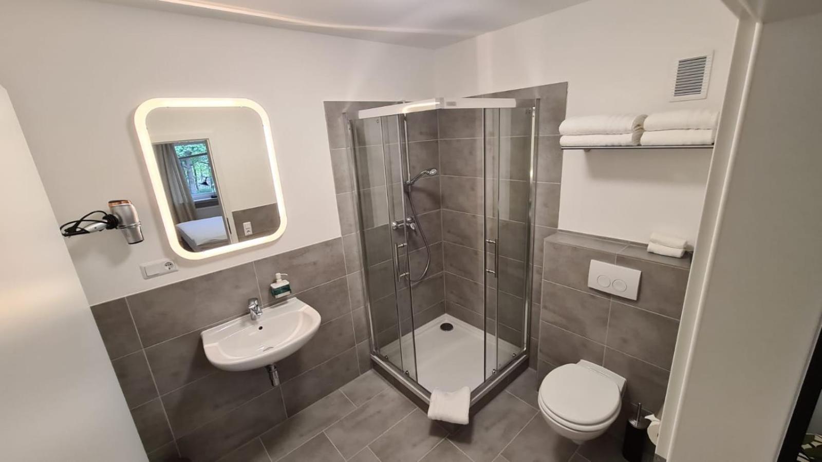 Double Room - Photo 3