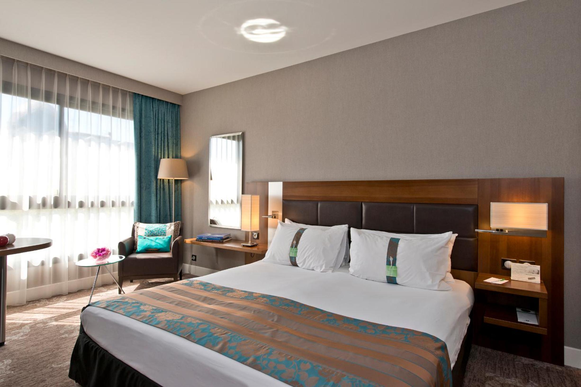 Standard King Room - Non-Smoking  - Photo 1