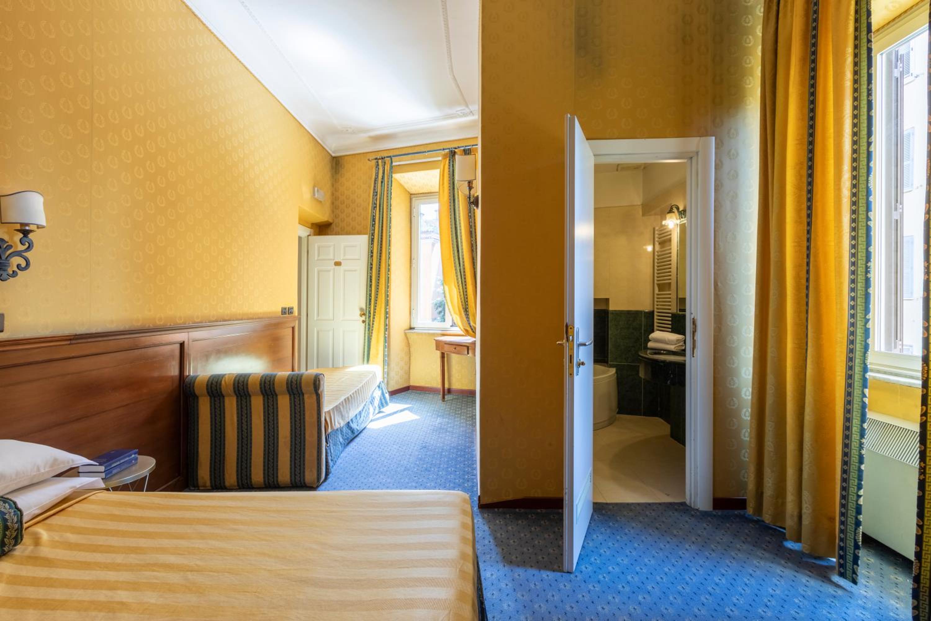 Classic Triple Room photo 3