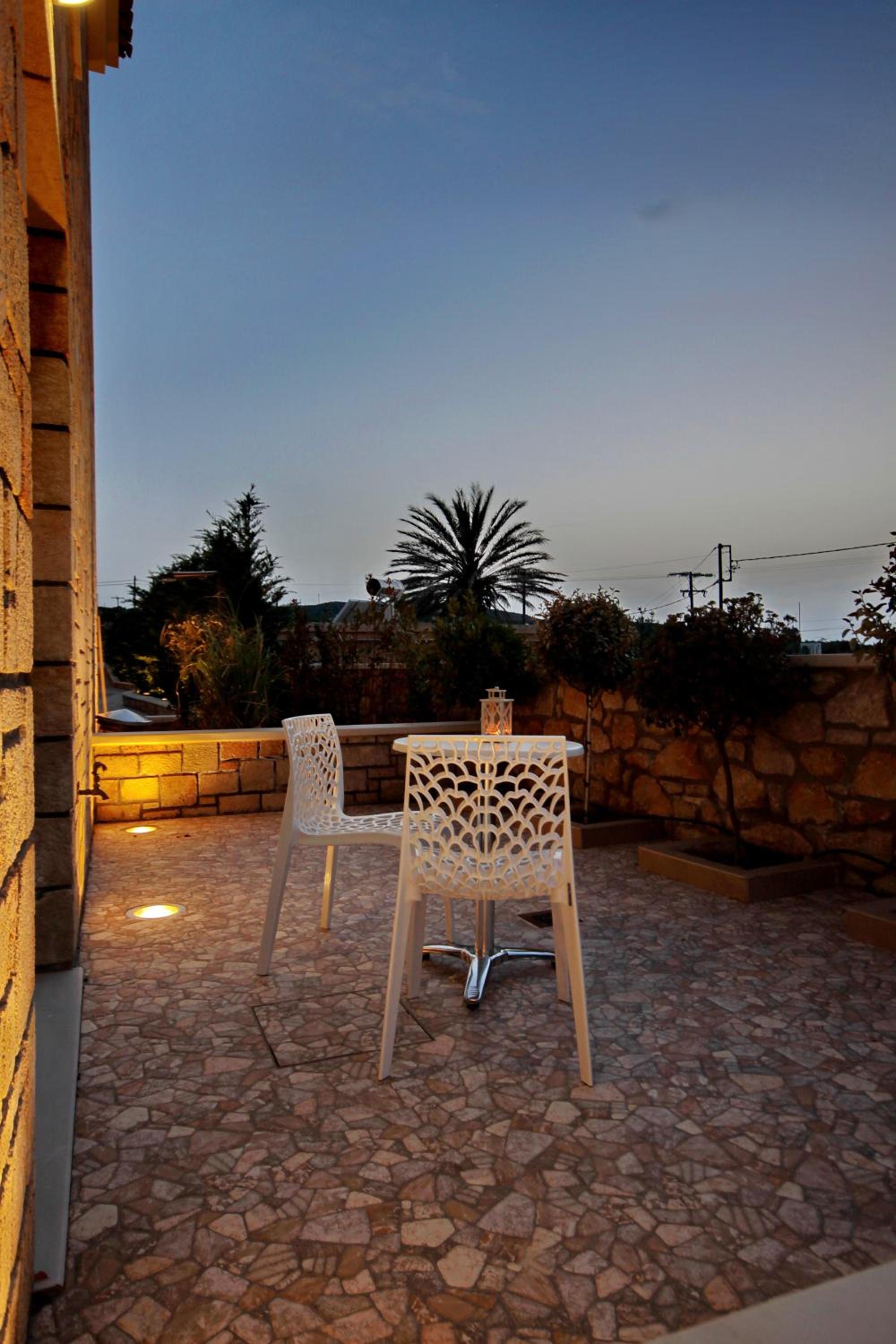 Standard Twin Room with Garden View photo 3