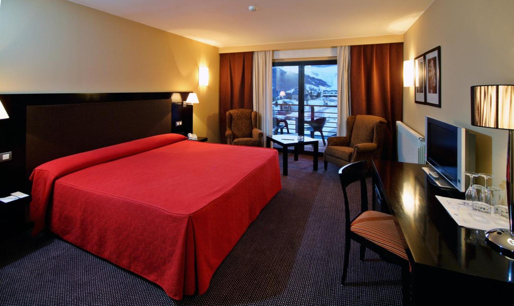 Triple Room (2 Adults + 1 Child) - Photo 1