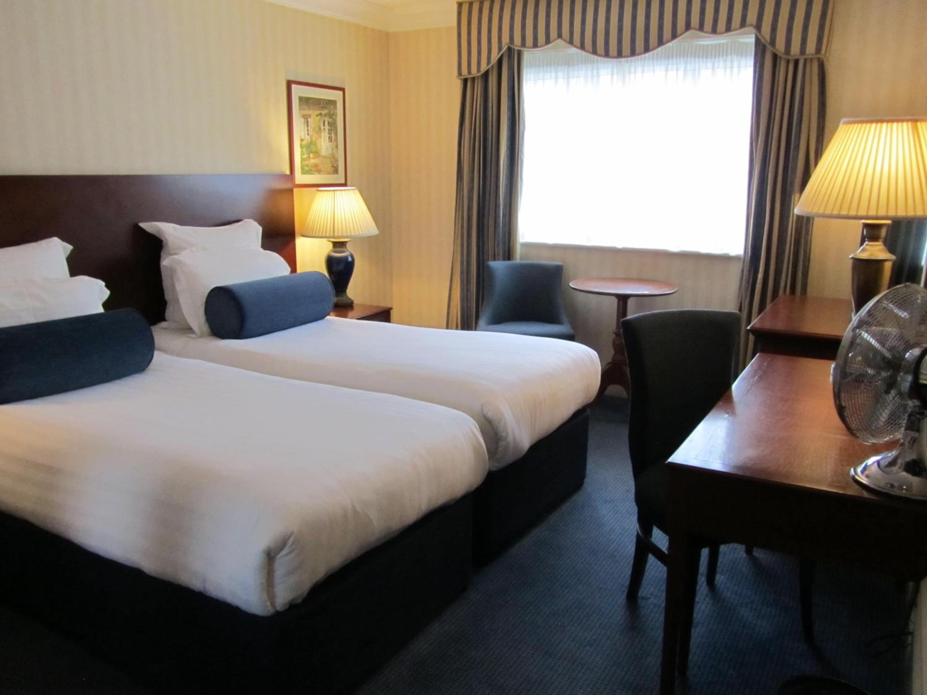 Executive Twin Room - Photo 4