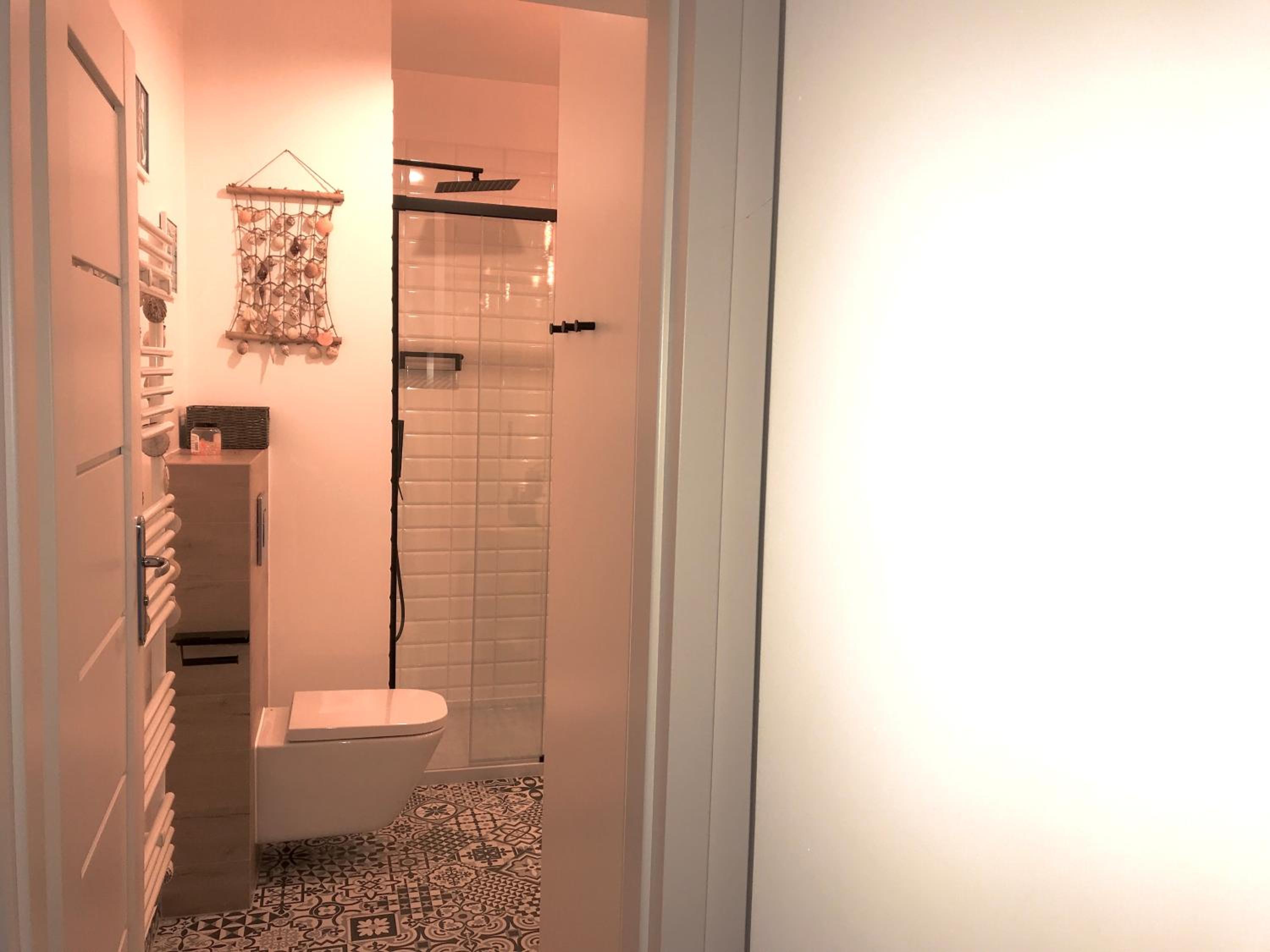 One-Bedroom Apartment - Photo 9