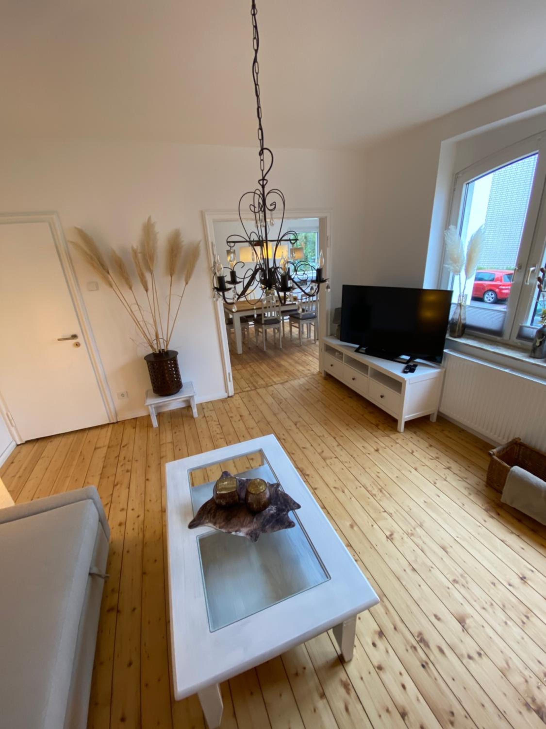 One-Bedroom Apartment - Photo 1