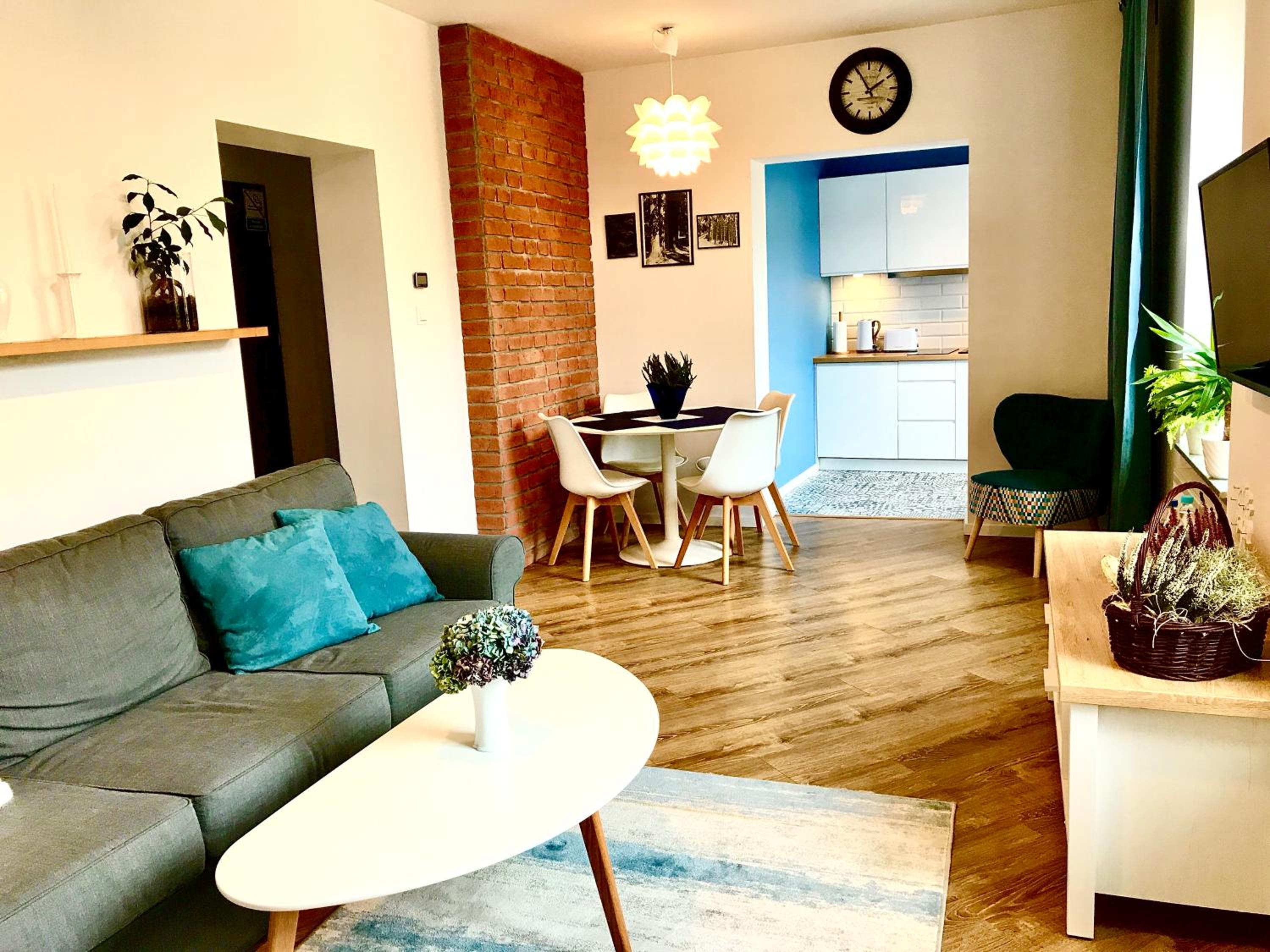One-Bedroom Apartment - Photo 11