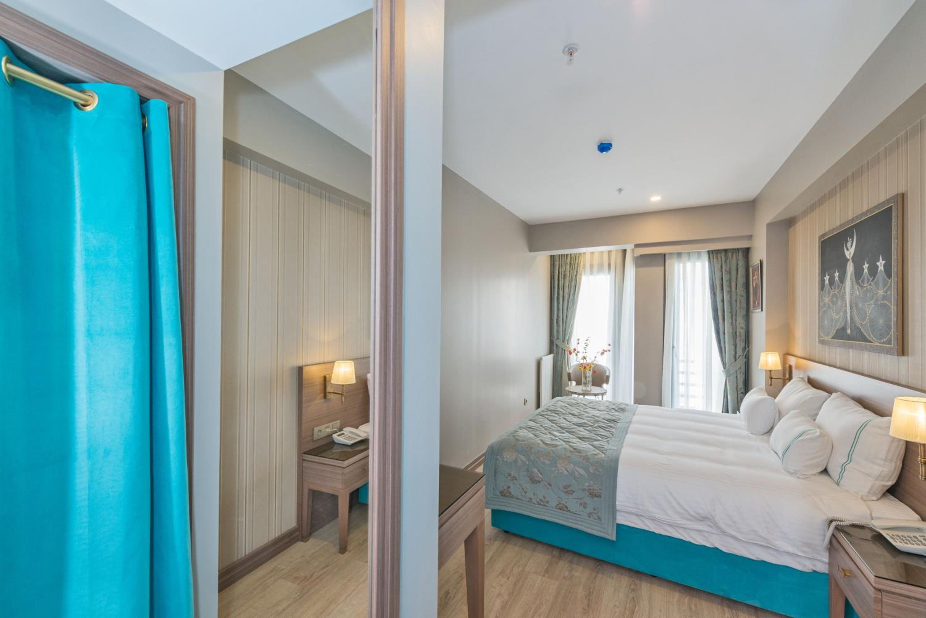 Deluxe Twin Room photo 3