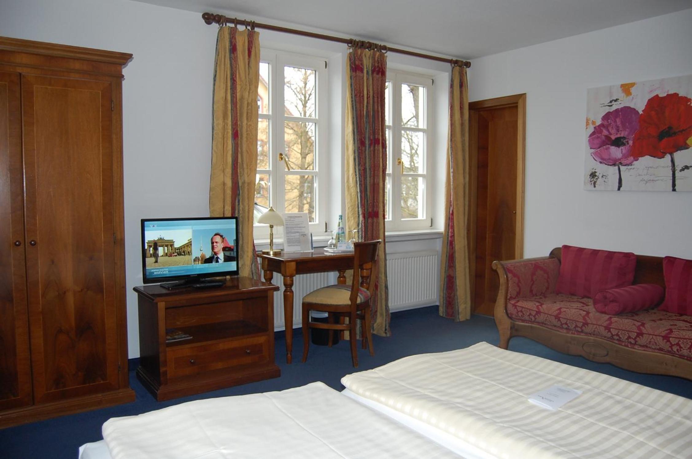 Standard Double Room - Photo 2