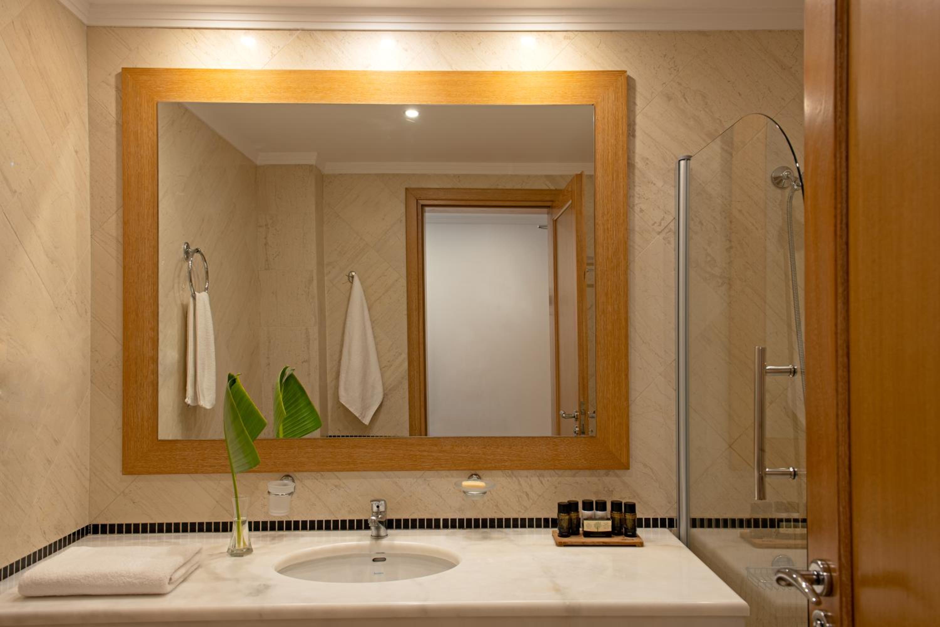 Experience luxury in our beautifully designed bathrooms.