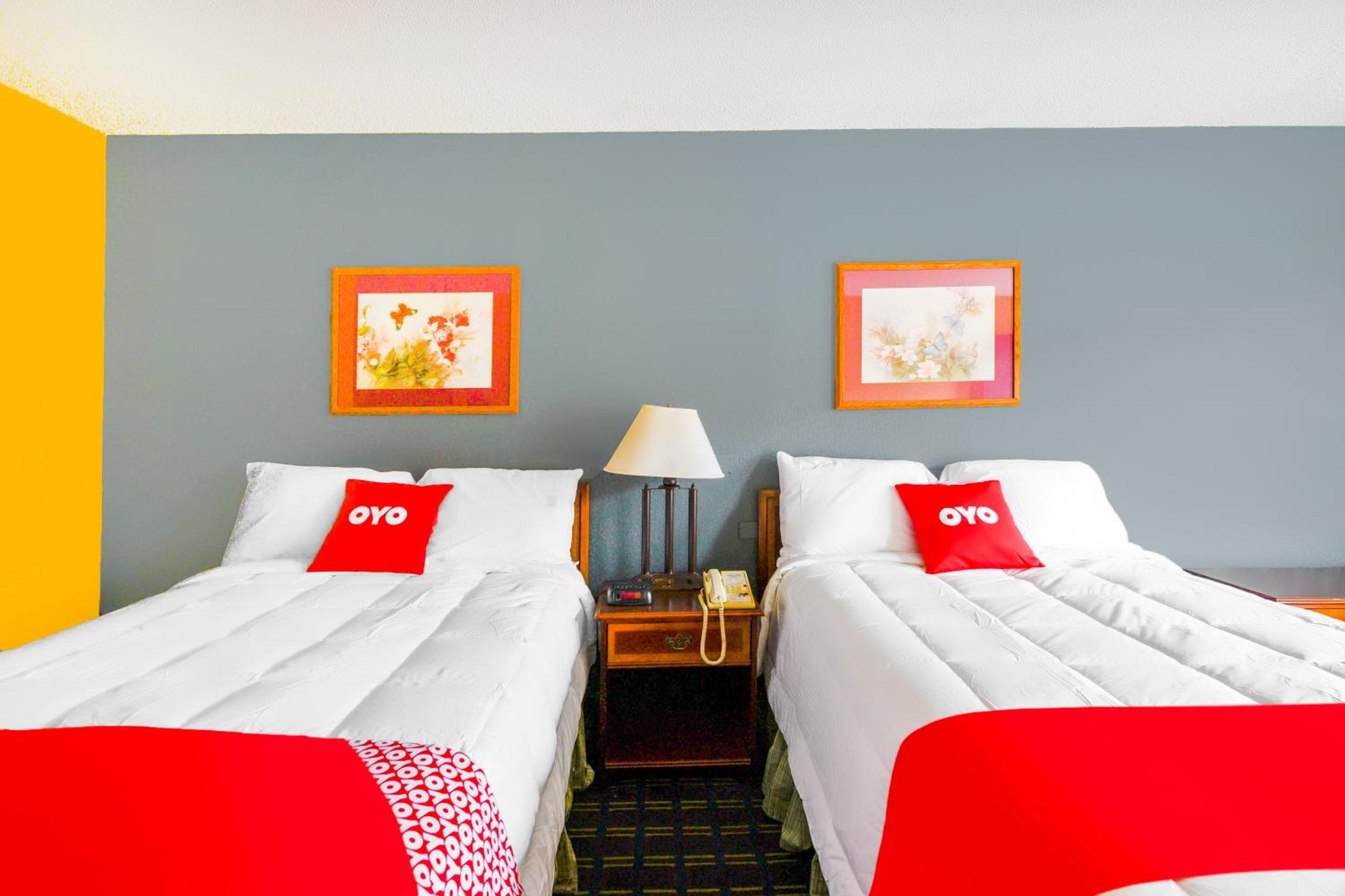 Double Room with Two Double Beds - Photo 2